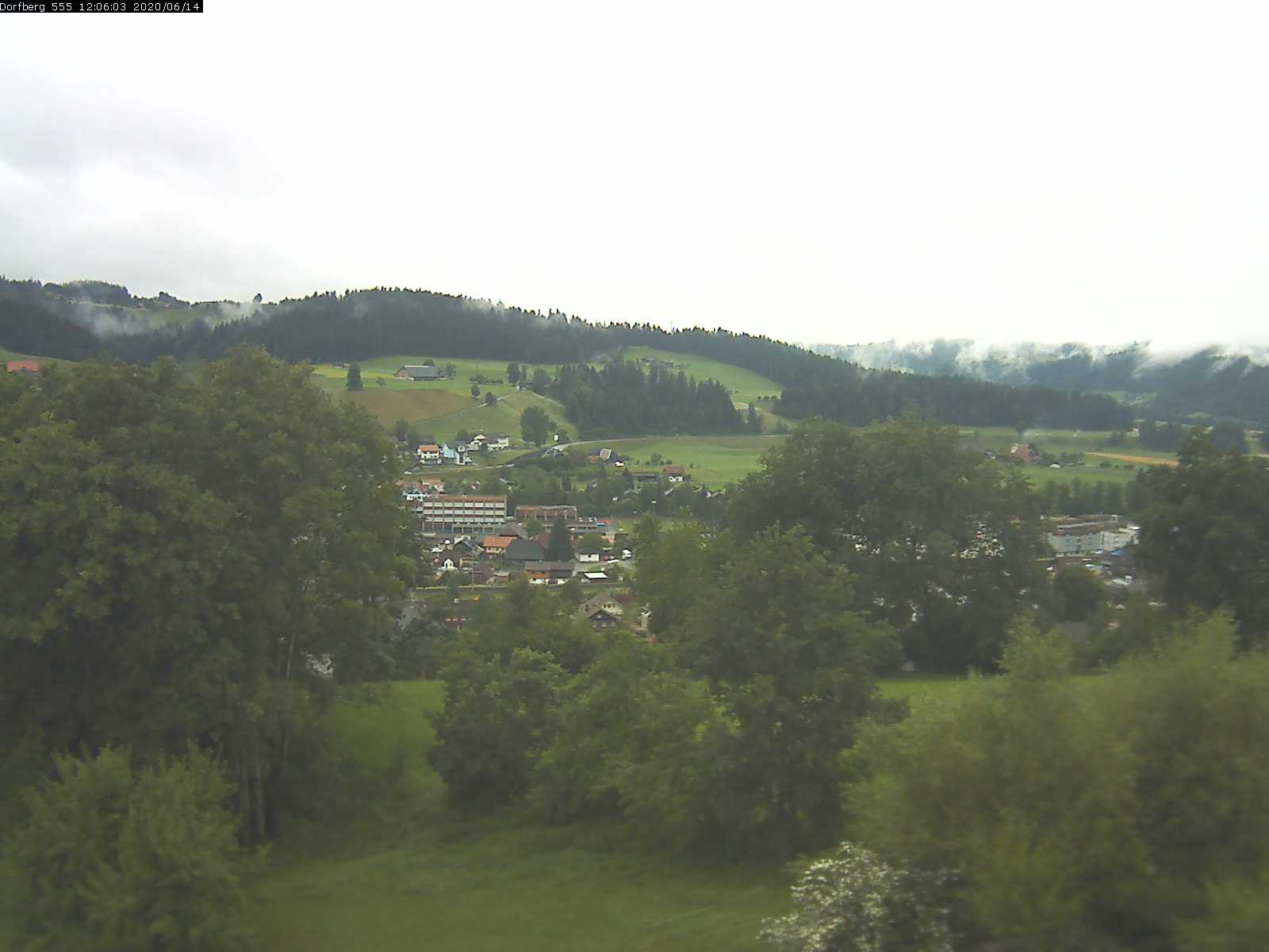 Webcam-Bild: Aussicht vom Dorfberg in Langnau 20200614-120601