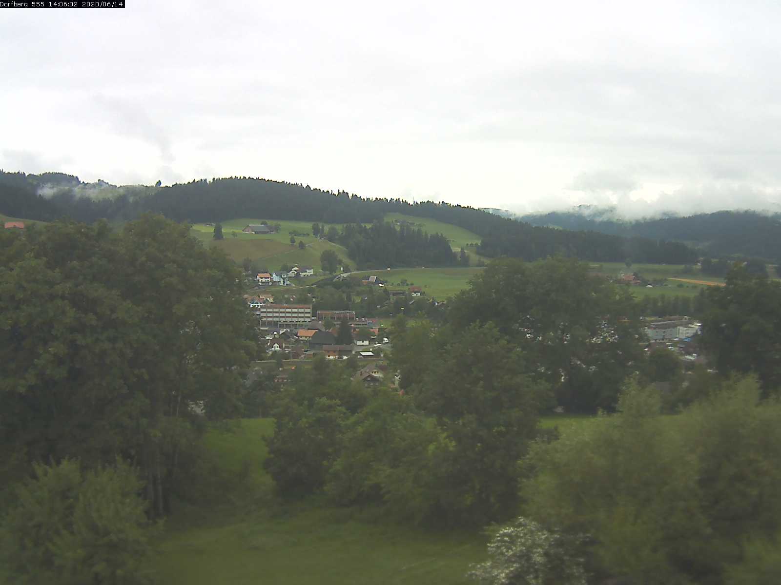 Webcam-Bild: Aussicht vom Dorfberg in Langnau 20200614-140601