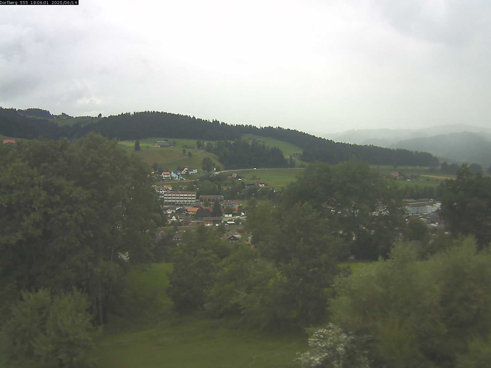 Webcam-Bild: Aussicht vom Dorfberg in Langnau 20200614-180601