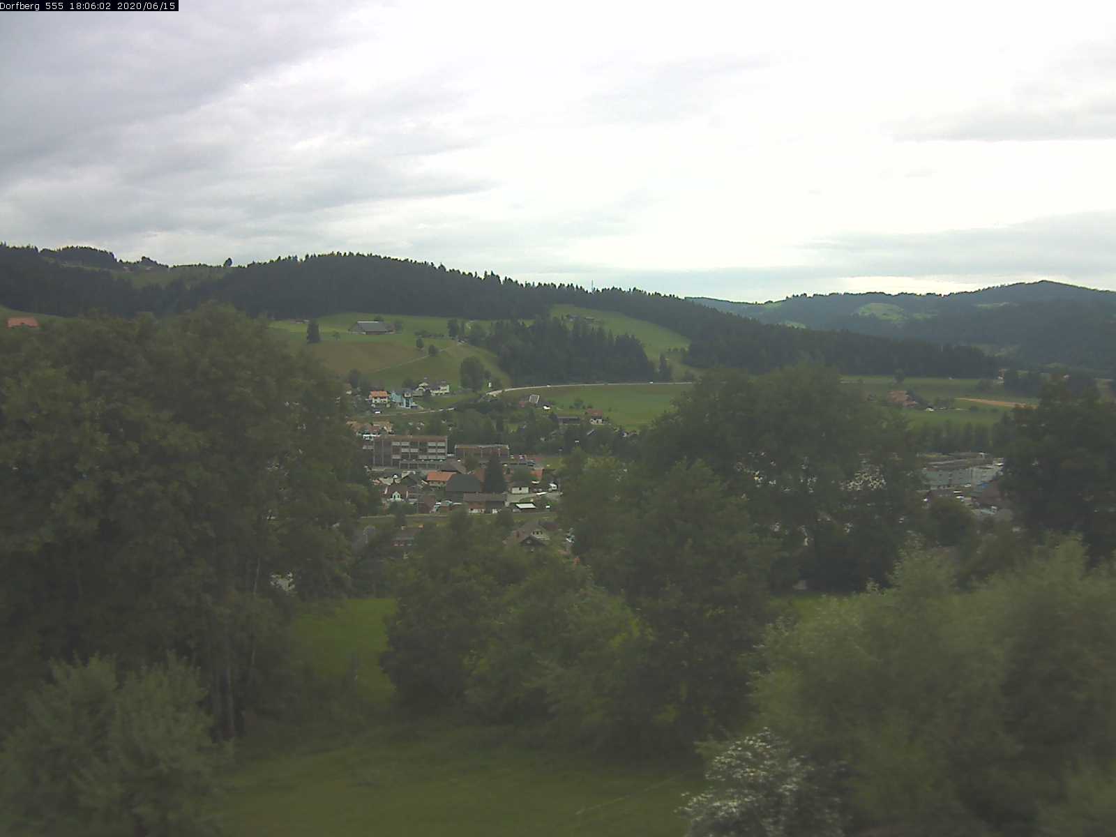 Webcam-Bild: Aussicht vom Dorfberg in Langnau 20200615-180601