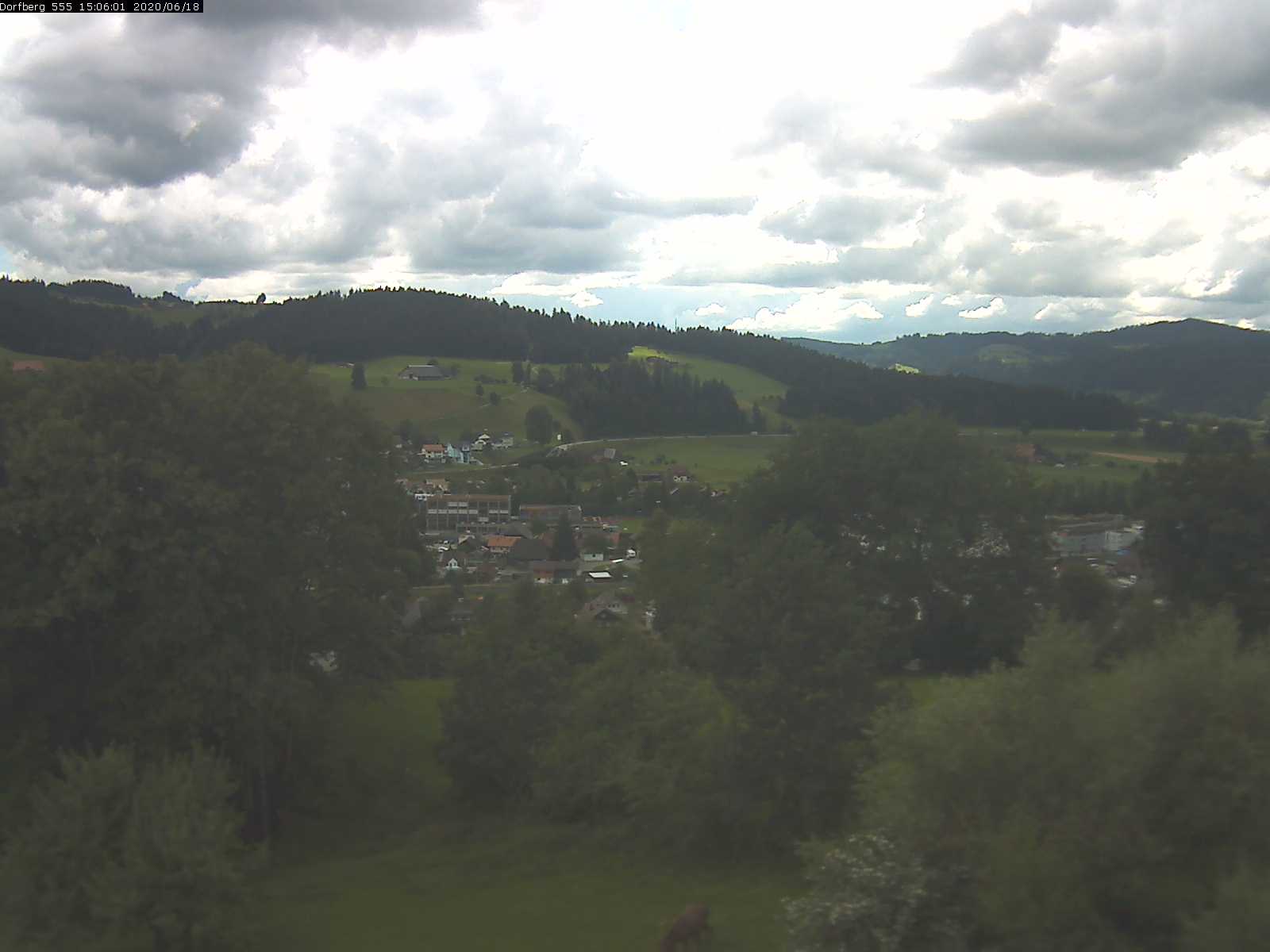 Webcam-Bild: Aussicht vom Dorfberg in Langnau 20200618-150601