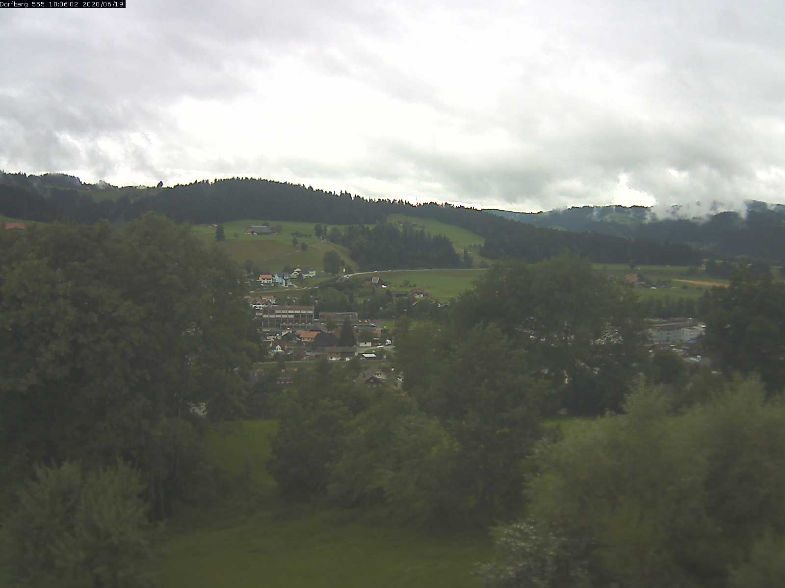 Webcam-Bild: Aussicht vom Dorfberg in Langnau 20200619-100601