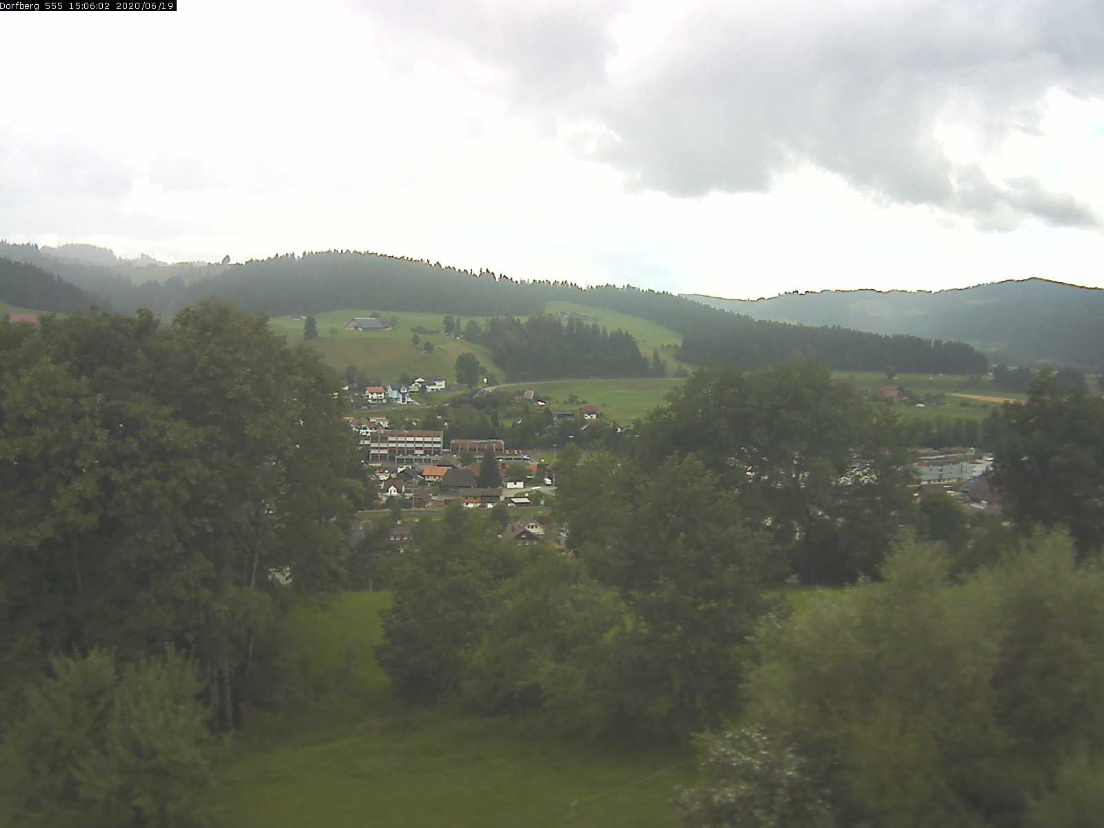 Webcam-Bild: Aussicht vom Dorfberg in Langnau 20200619-150601
