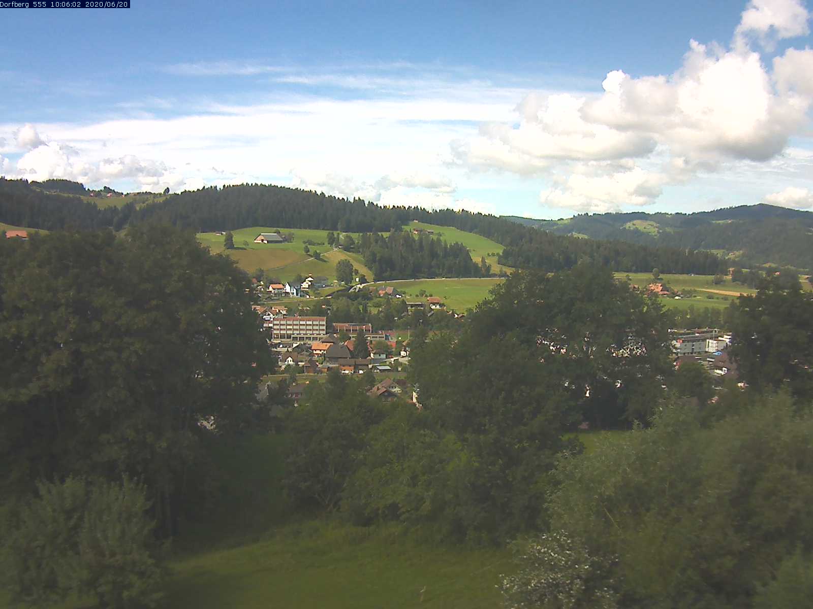 Webcam-Bild: Aussicht vom Dorfberg in Langnau 20200620-100601