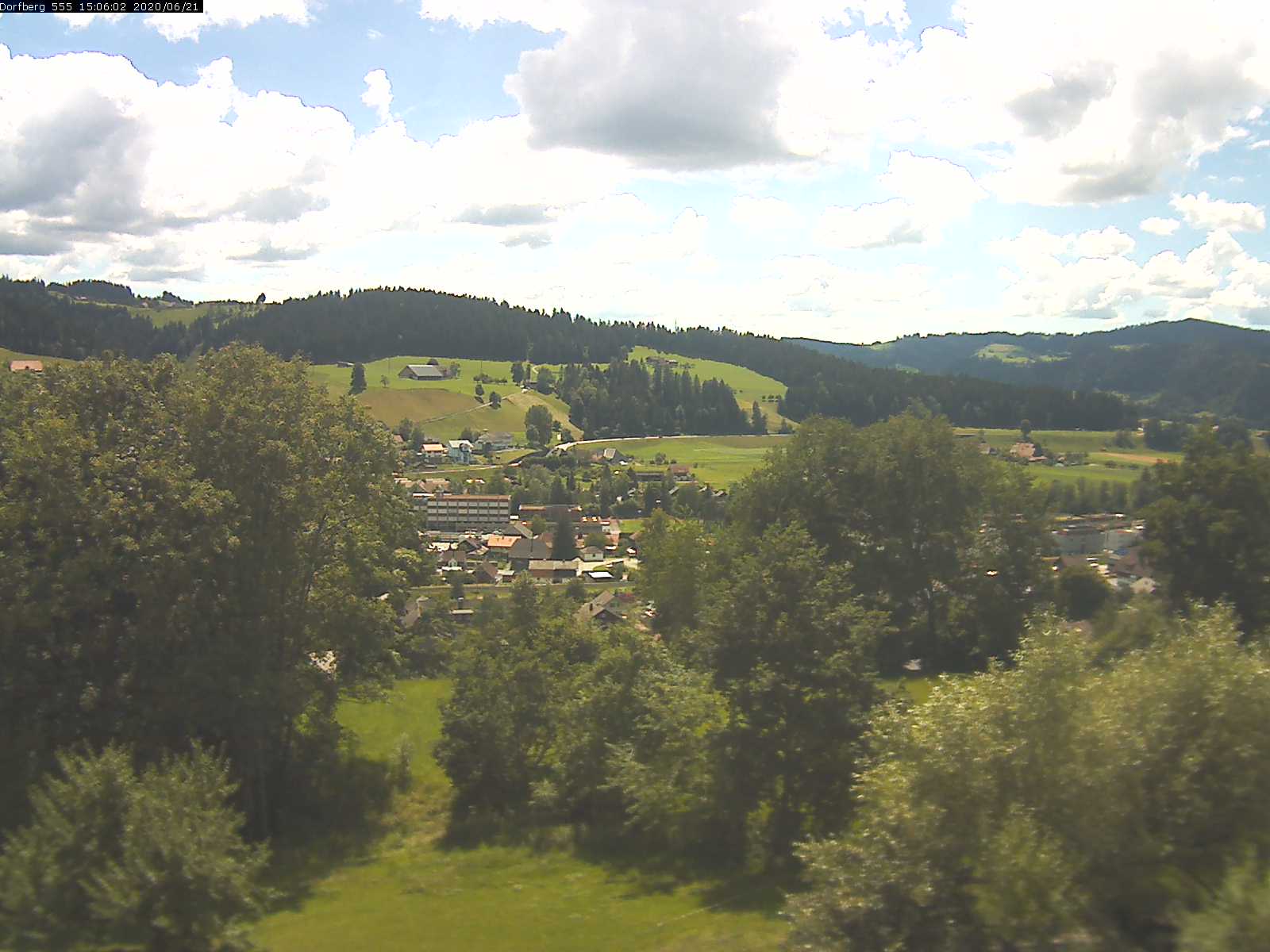Webcam-Bild: Aussicht vom Dorfberg in Langnau 20200621-150601