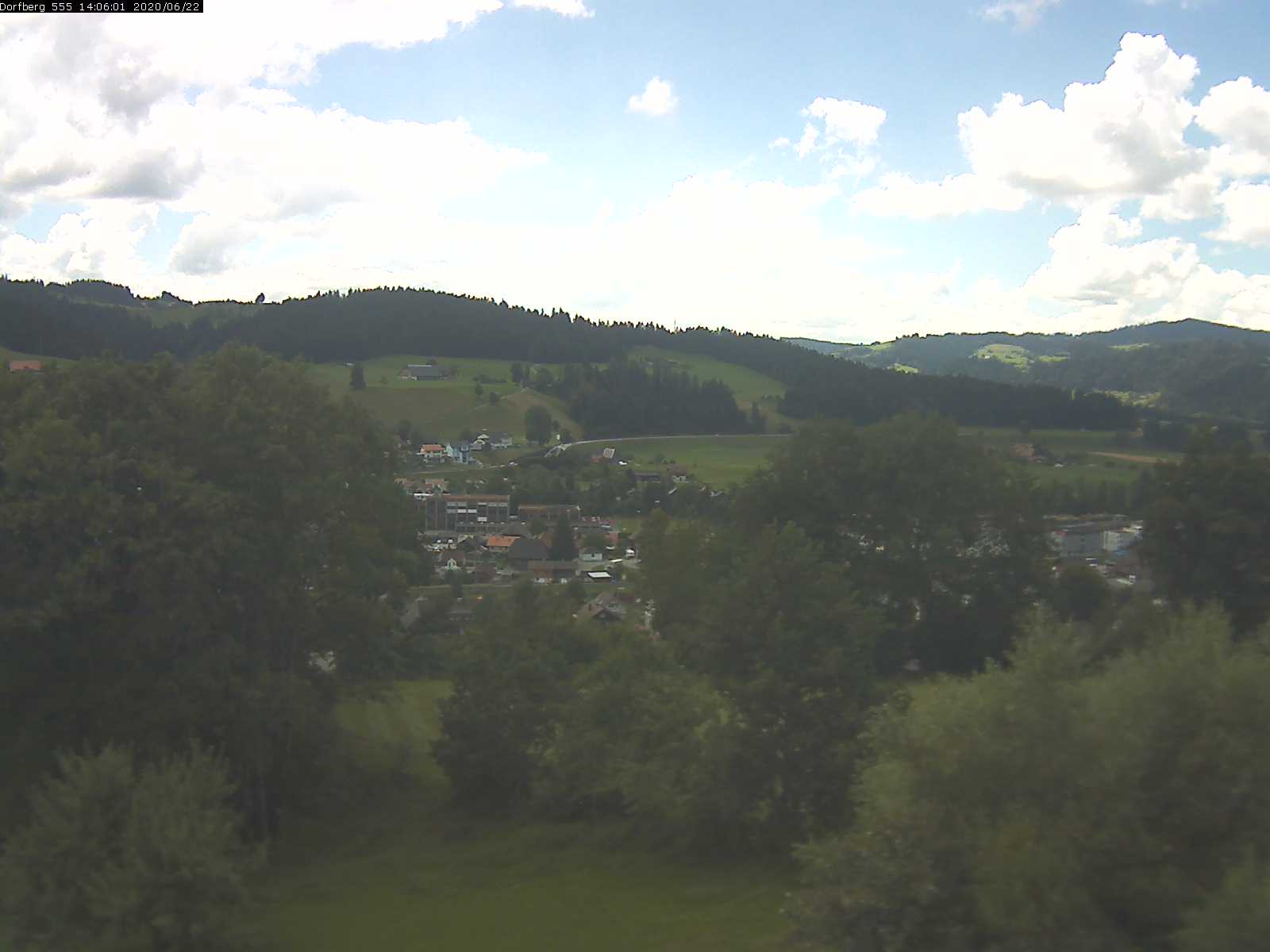 Webcam-Bild: Aussicht vom Dorfberg in Langnau 20200622-140601