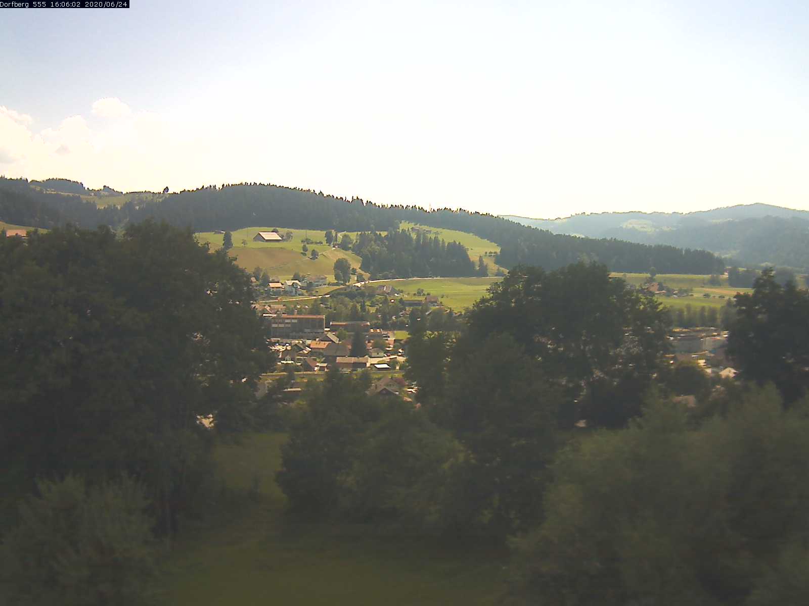 Webcam-Bild: Aussicht vom Dorfberg in Langnau 20200624-160601