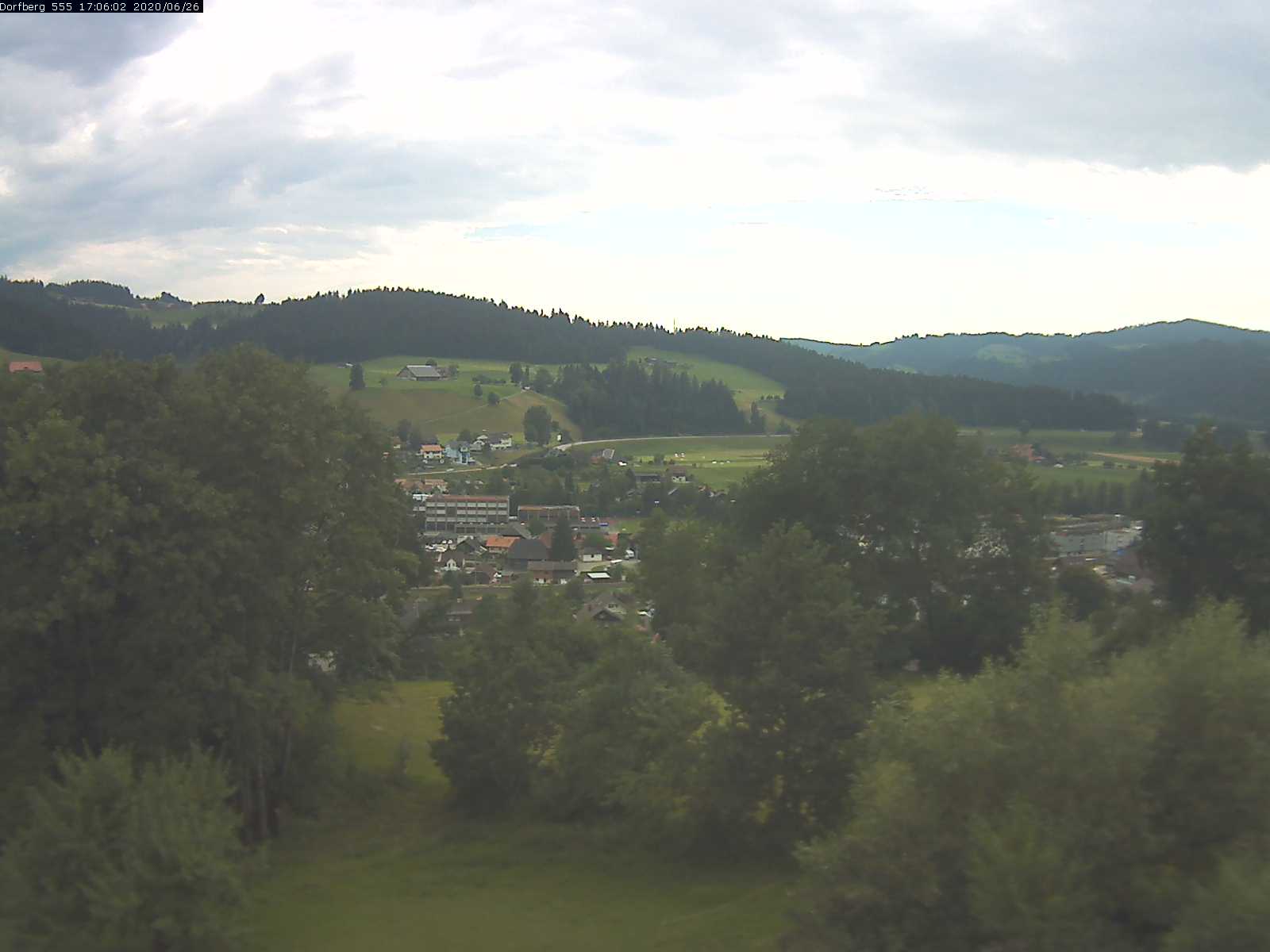 Webcam-Bild: Aussicht vom Dorfberg in Langnau 20200626-170601