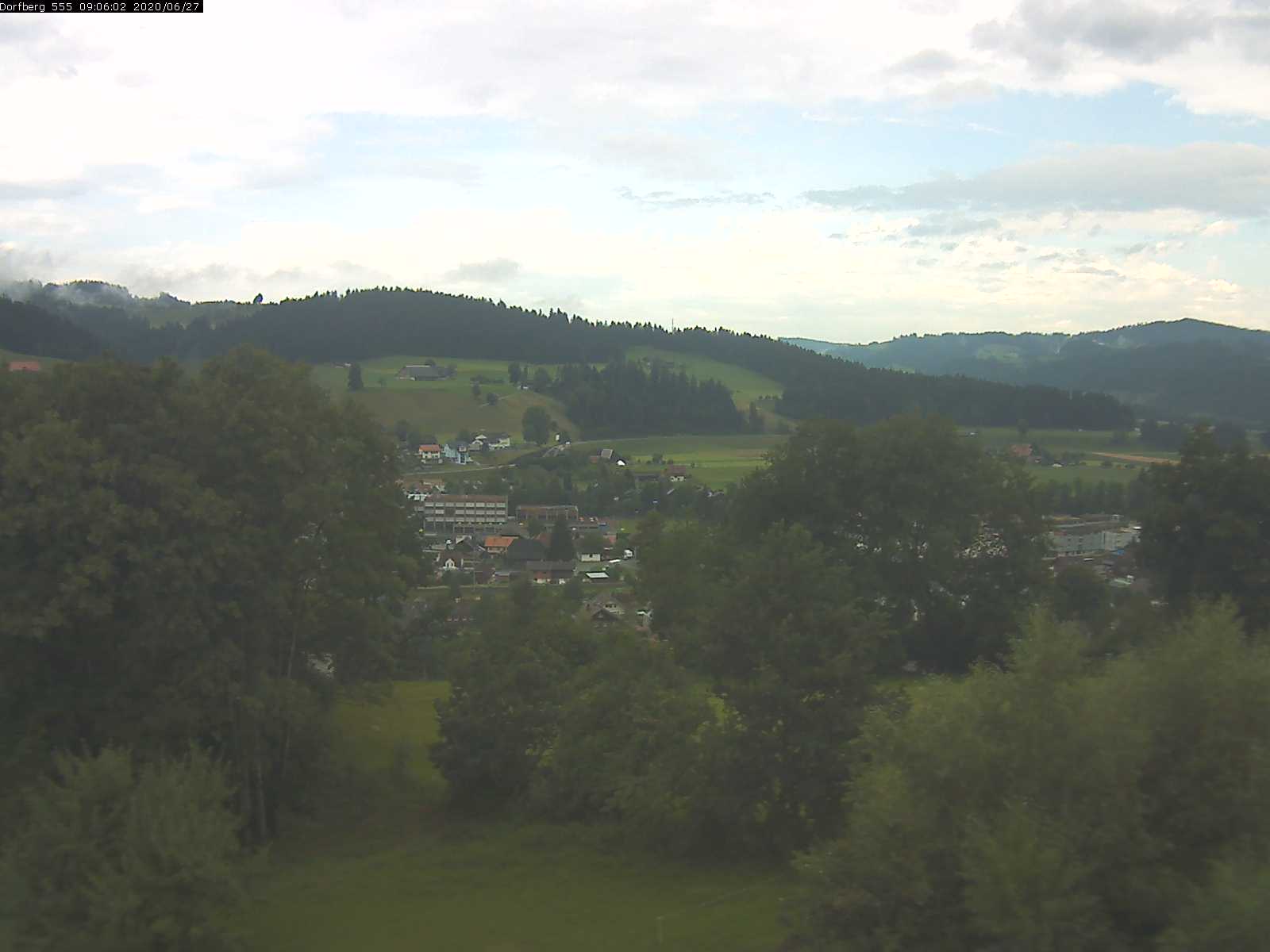 Webcam-Bild: Aussicht vom Dorfberg in Langnau 20200627-090601