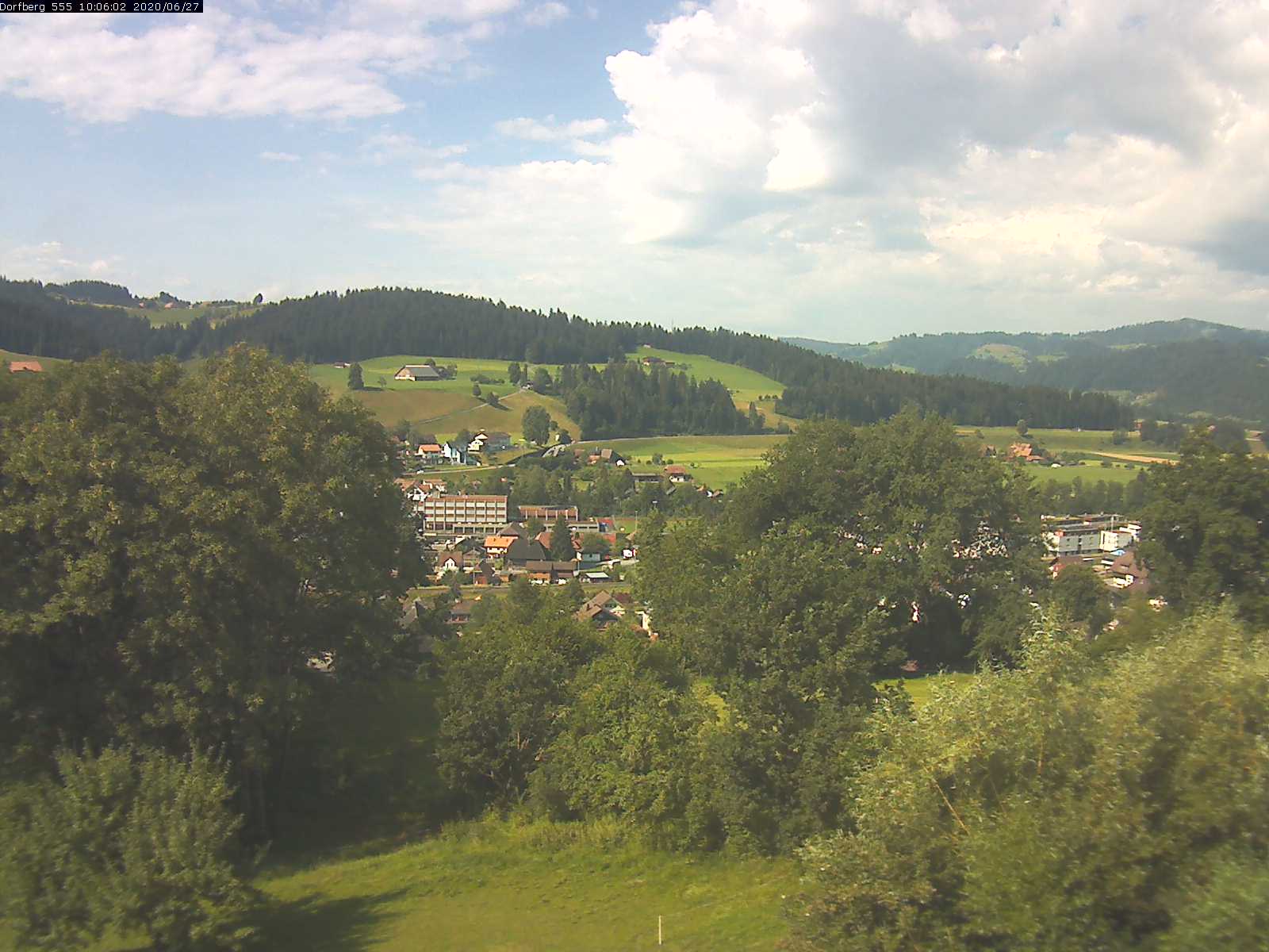 Webcam-Bild: Aussicht vom Dorfberg in Langnau 20200627-100601