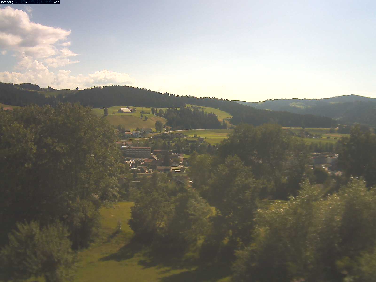 Webcam-Bild: Aussicht vom Dorfberg in Langnau 20200627-170601