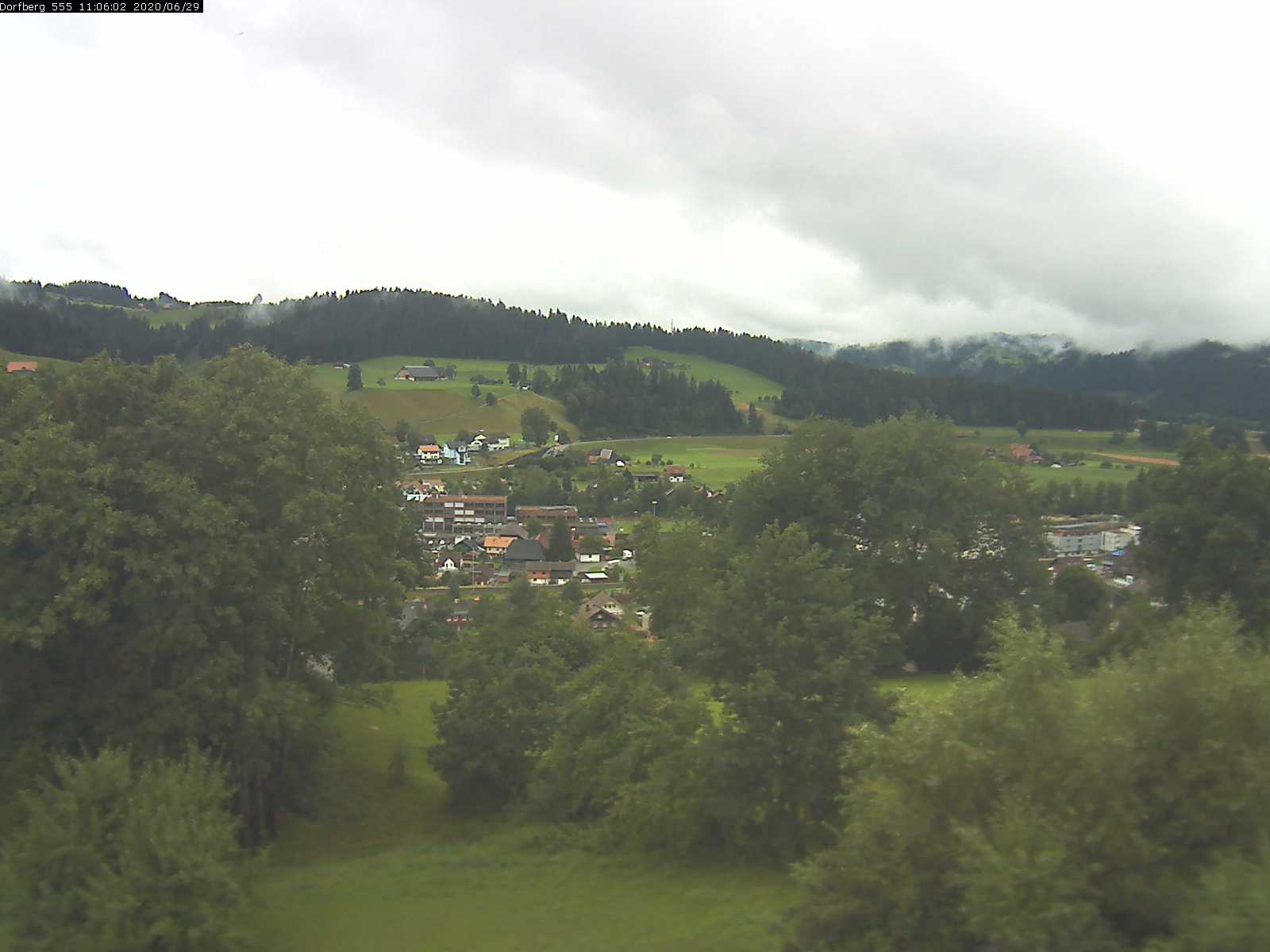 Webcam-Bild: Aussicht vom Dorfberg in Langnau 20200629-110602