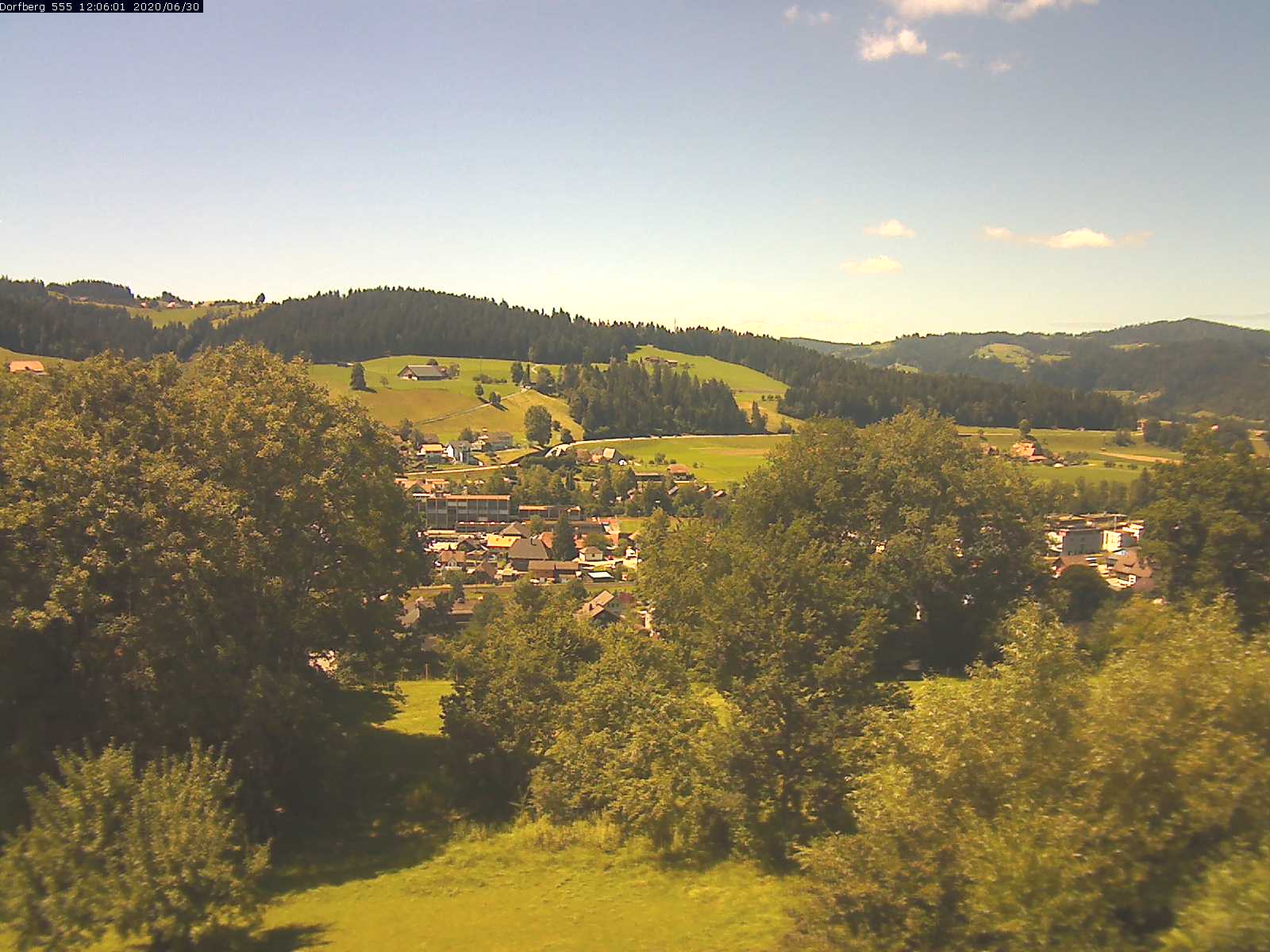 Webcam-Bild: Aussicht vom Dorfberg in Langnau 20200630-120601