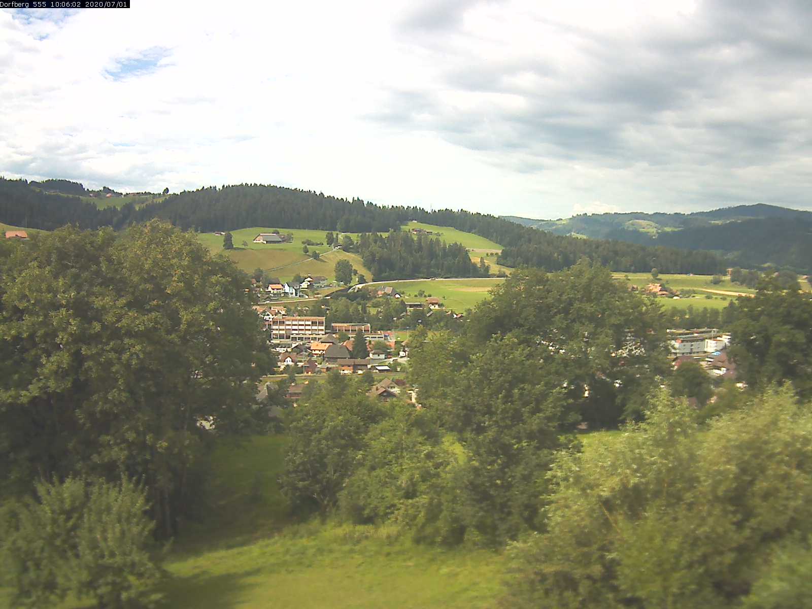 Webcam-Bild: Aussicht vom Dorfberg in Langnau 20200701-100601