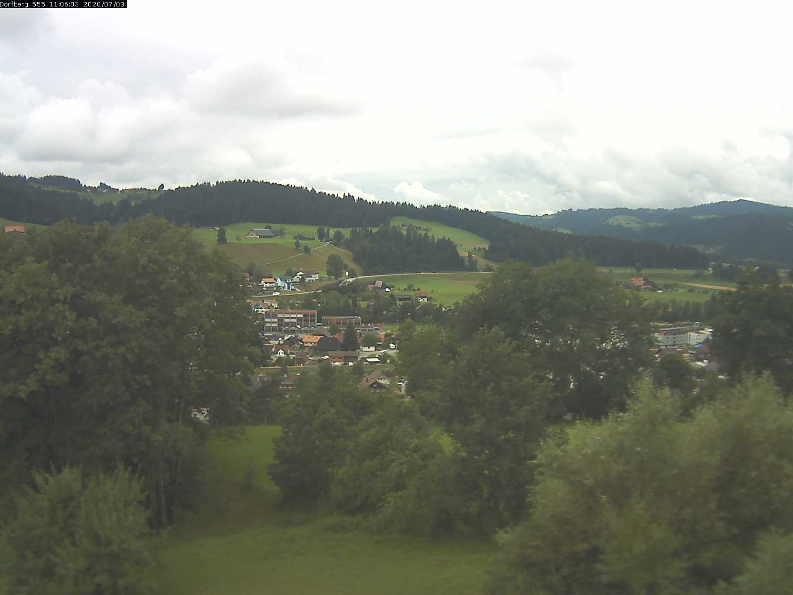 Webcam-Bild: Aussicht vom Dorfberg in Langnau 20200703-110601