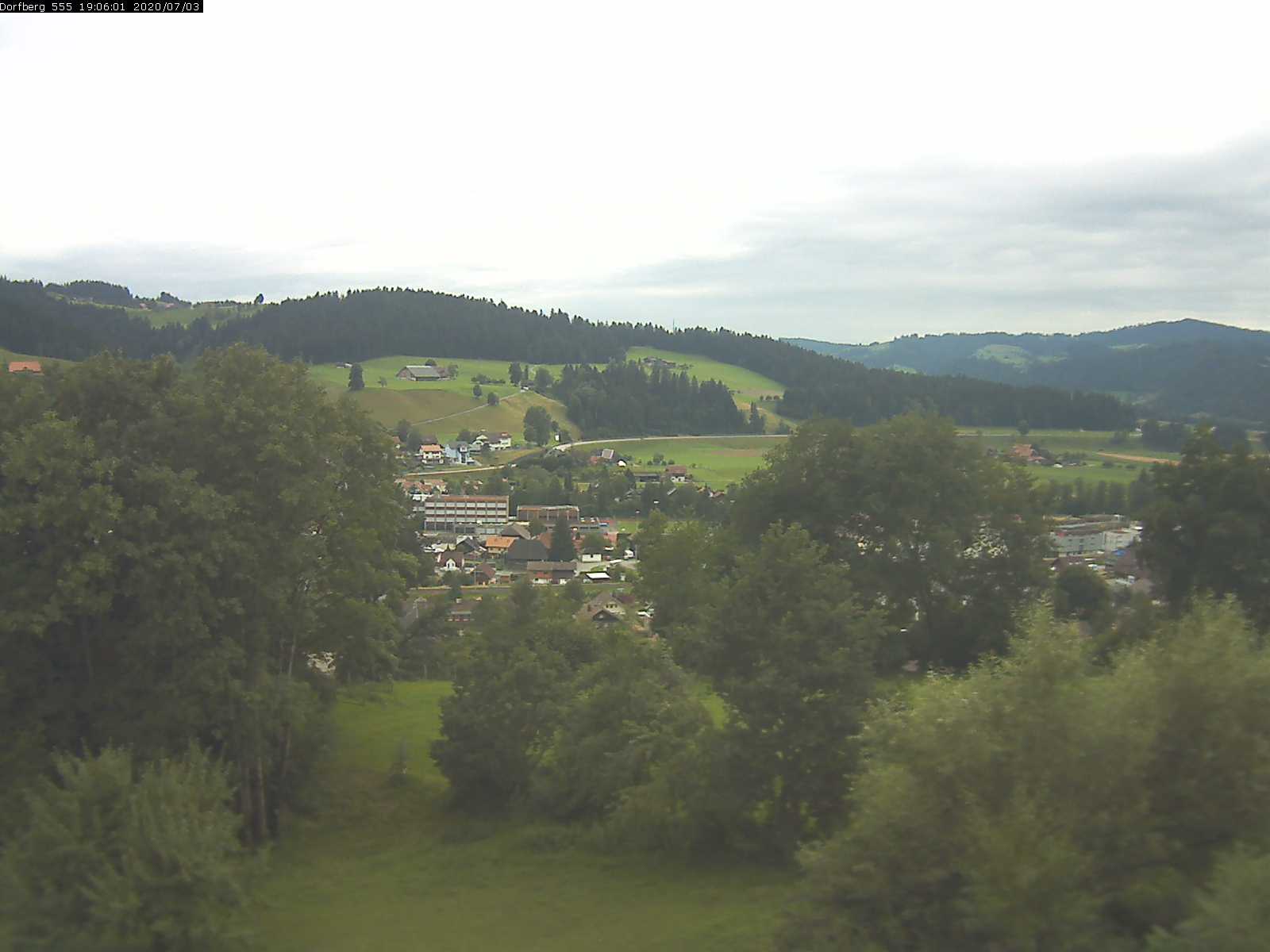 Webcam-Bild: Aussicht vom Dorfberg in Langnau 20200703-190601