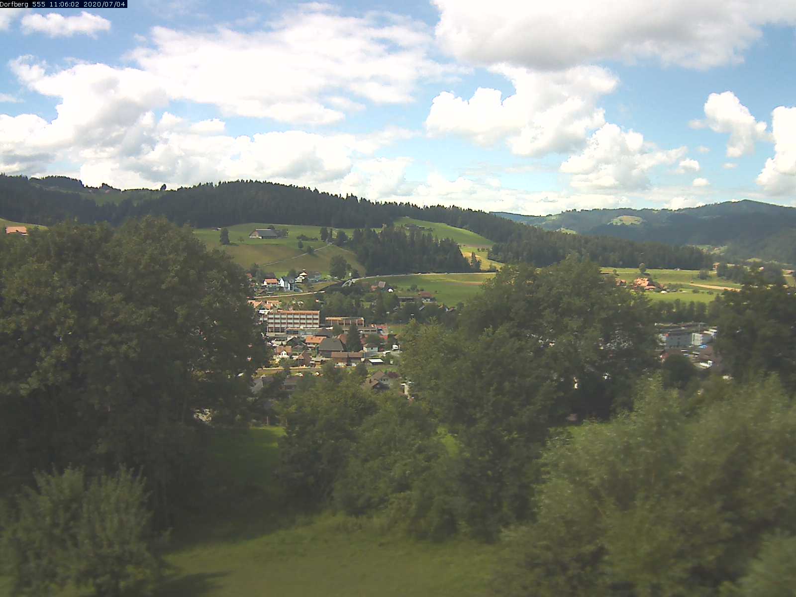 Webcam-Bild: Aussicht vom Dorfberg in Langnau 20200704-110601