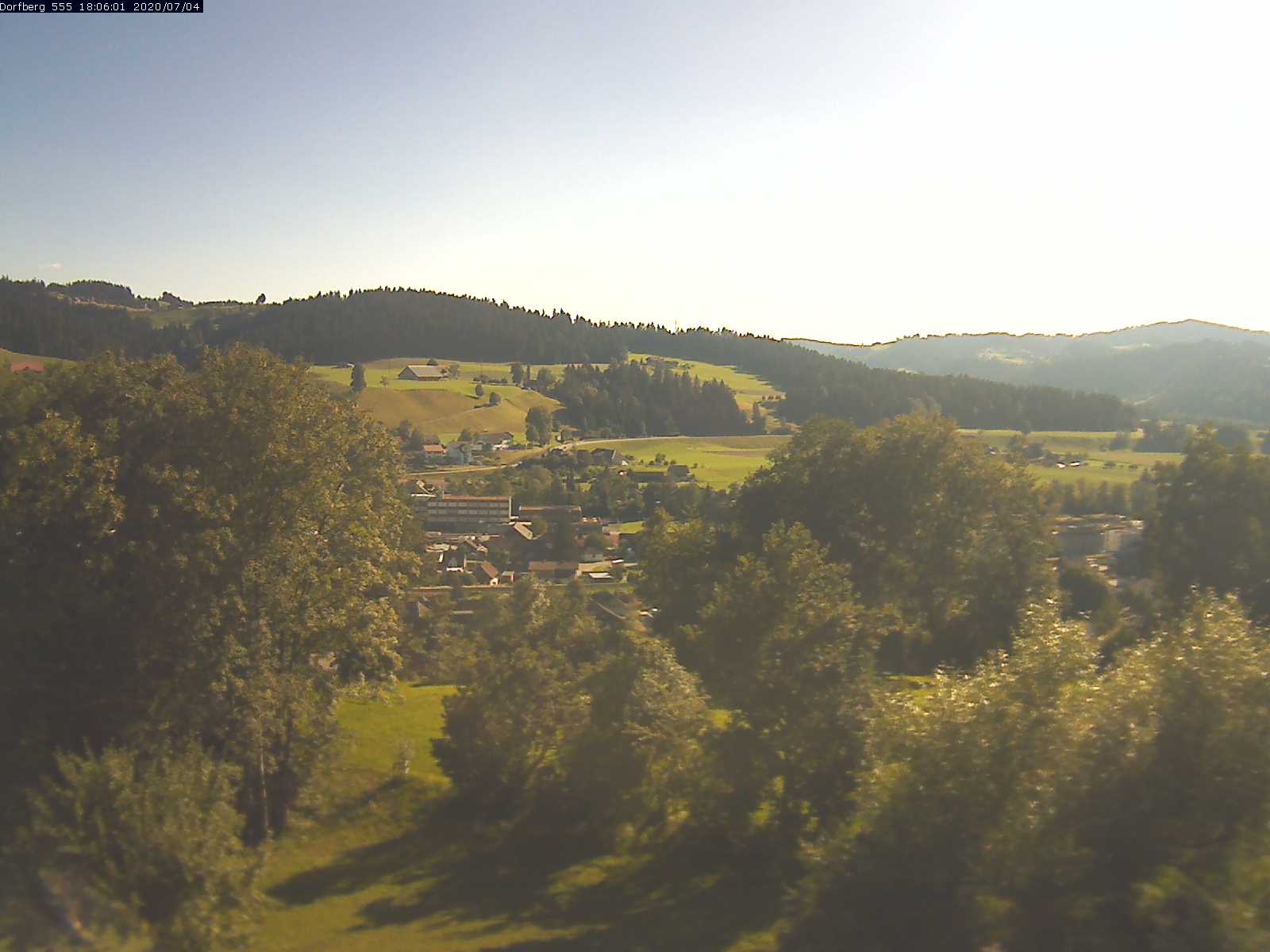 Webcam-Bild: Aussicht vom Dorfberg in Langnau 20200704-180601