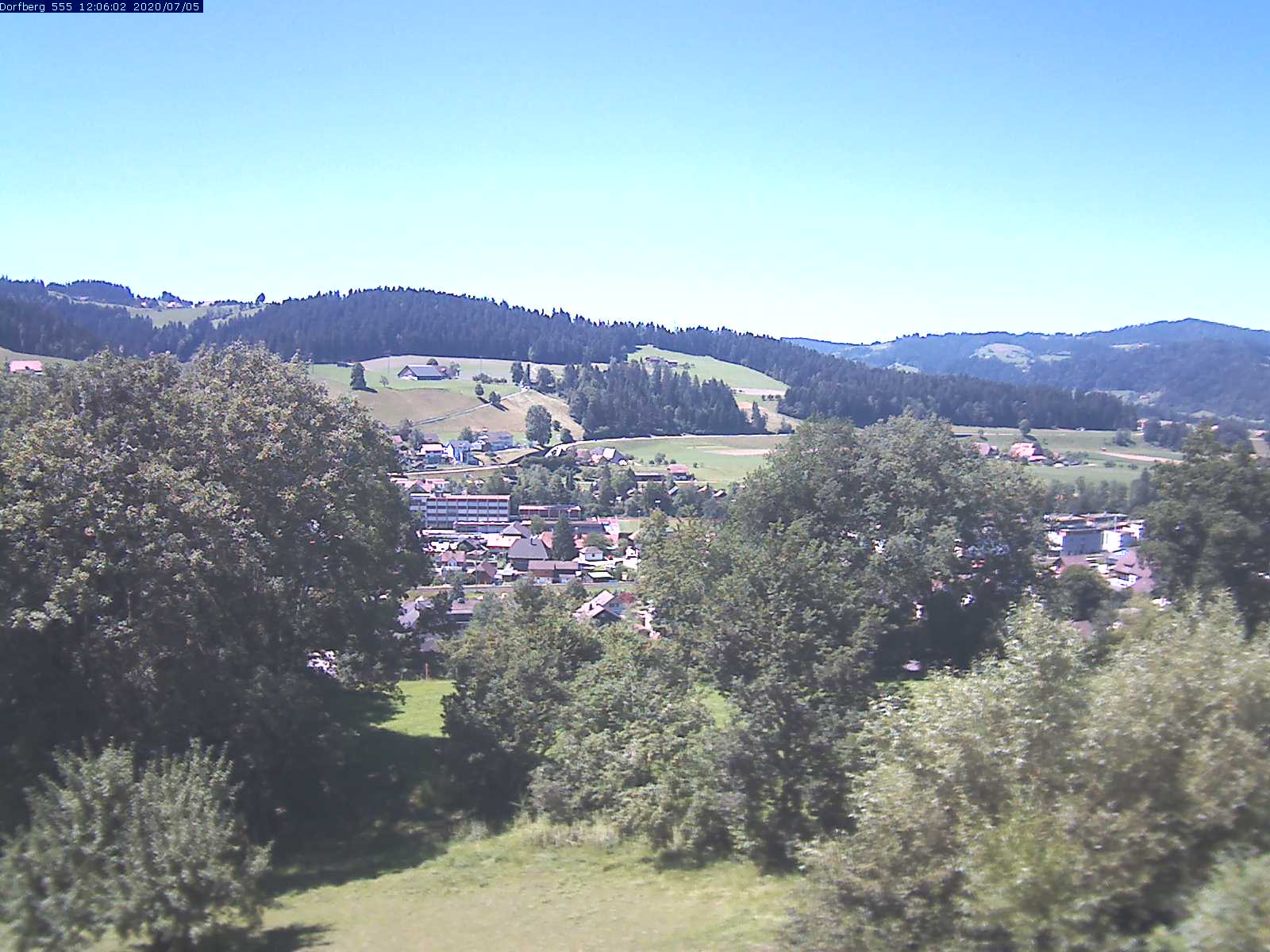 Webcam-Bild: Aussicht vom Dorfberg in Langnau 20200705-120601