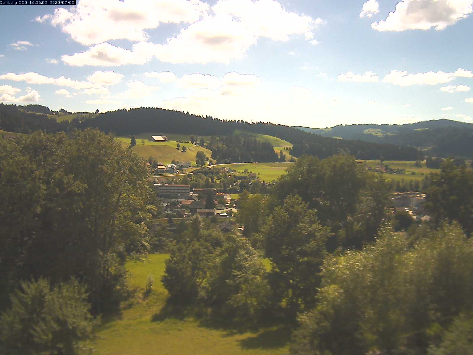 Webcam-Bild: Aussicht vom Dorfberg in Langnau 20200705-160601
