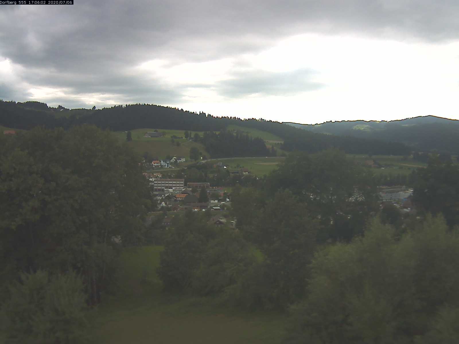 Webcam-Bild: Aussicht vom Dorfberg in Langnau 20200706-170601