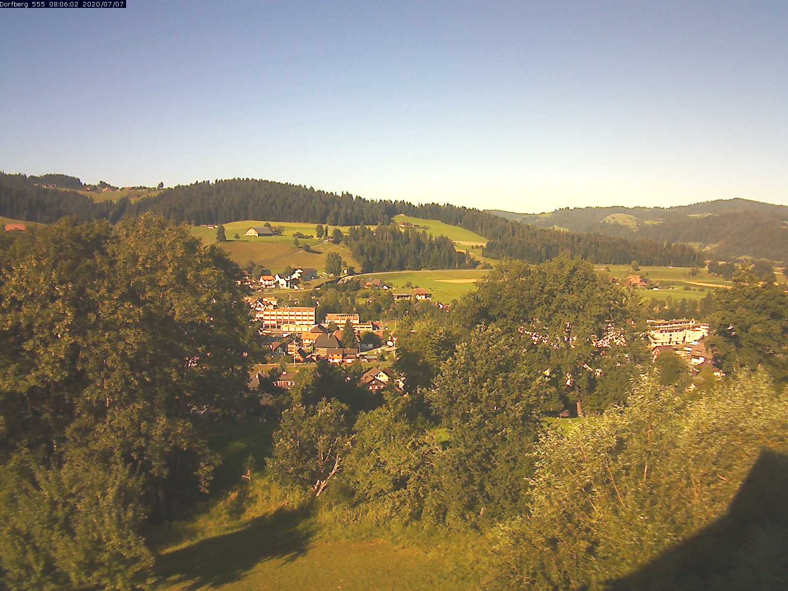 Webcam-Bild: Aussicht vom Dorfberg in Langnau 20200707-080601