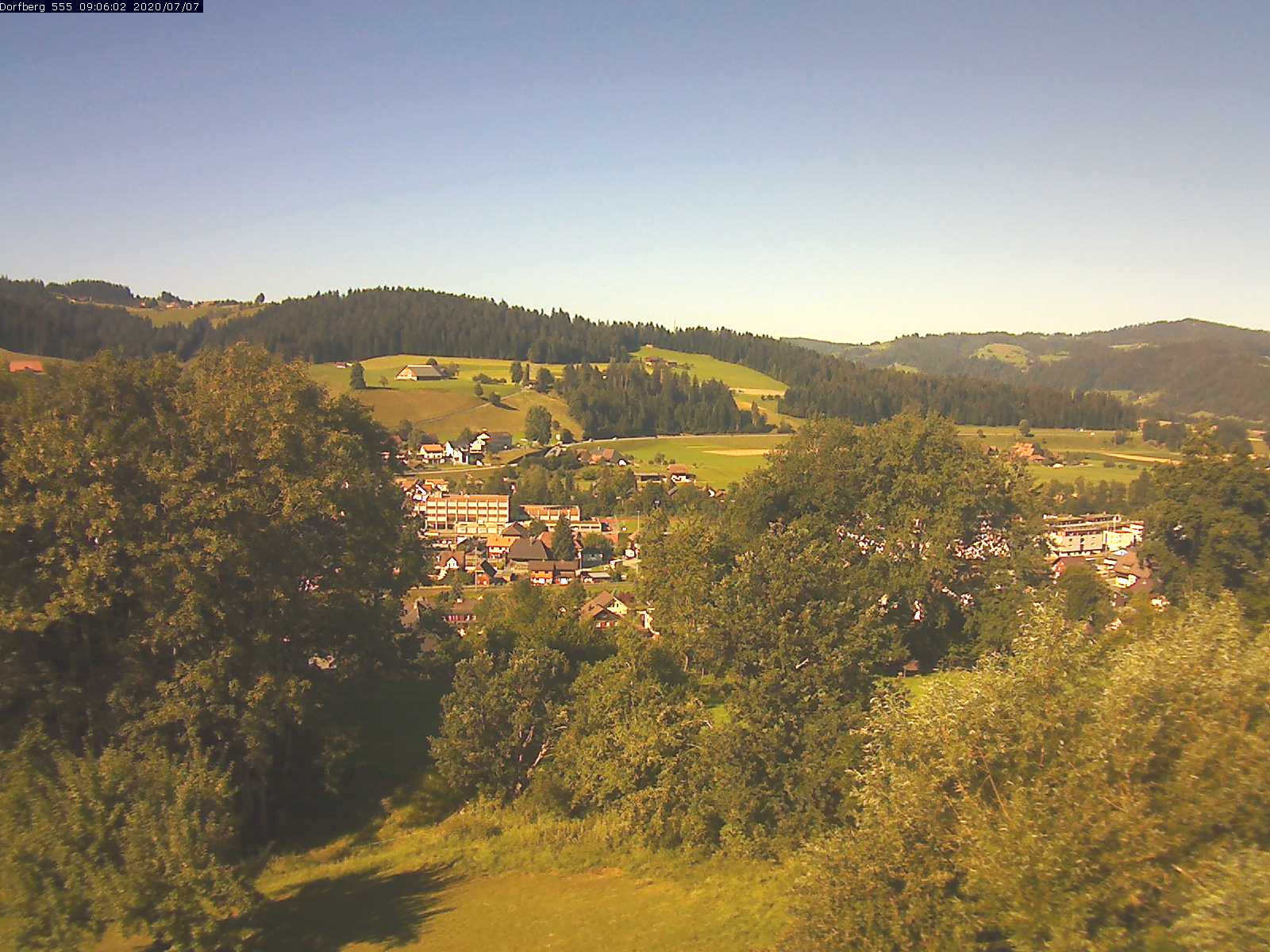 Webcam-Bild: Aussicht vom Dorfberg in Langnau 20200707-090601