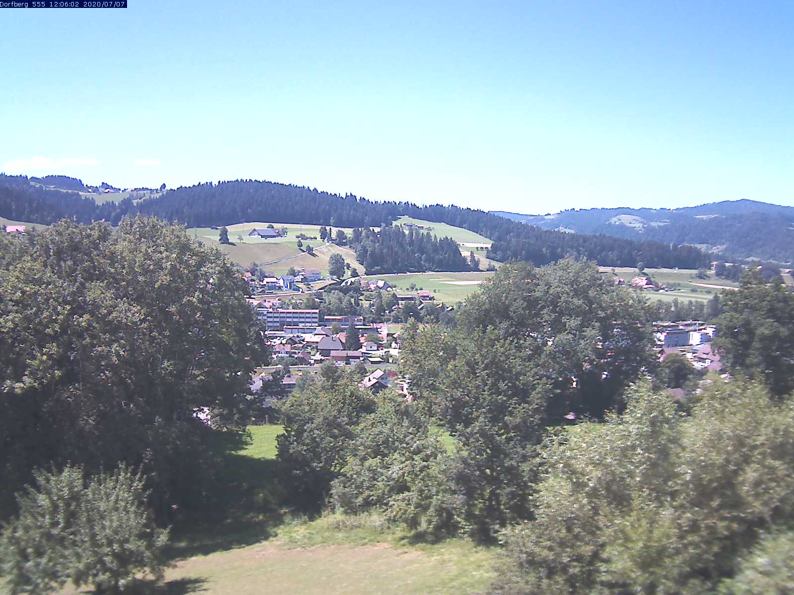Webcam-Bild: Aussicht vom Dorfberg in Langnau 20200707-120601