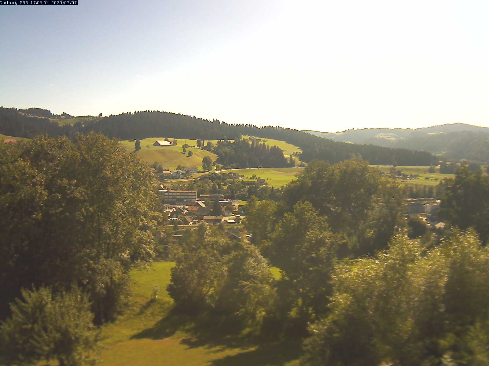 Webcam-Bild: Aussicht vom Dorfberg in Langnau 20200707-170601