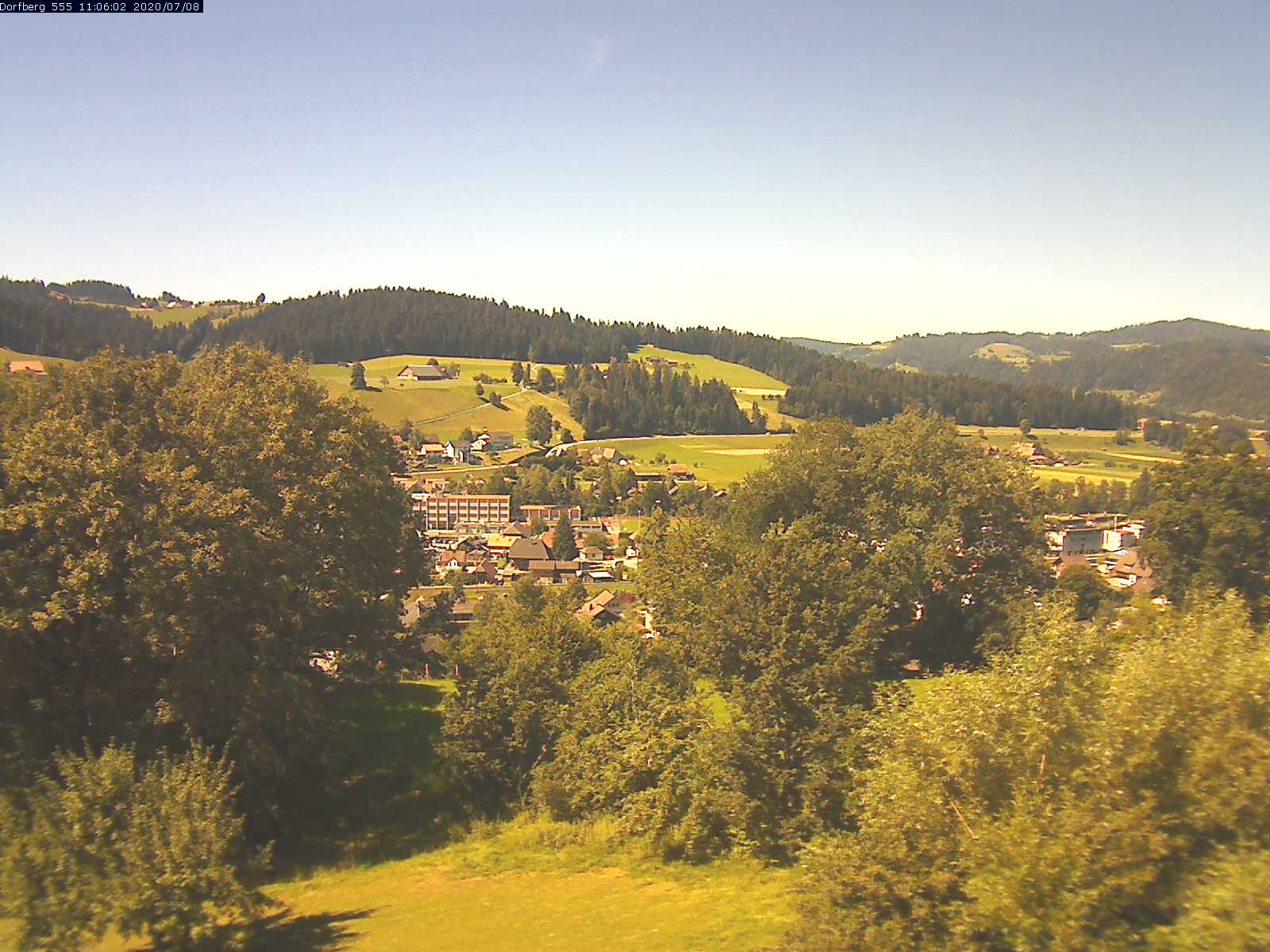 Webcam-Bild: Aussicht vom Dorfberg in Langnau 20200708-110601