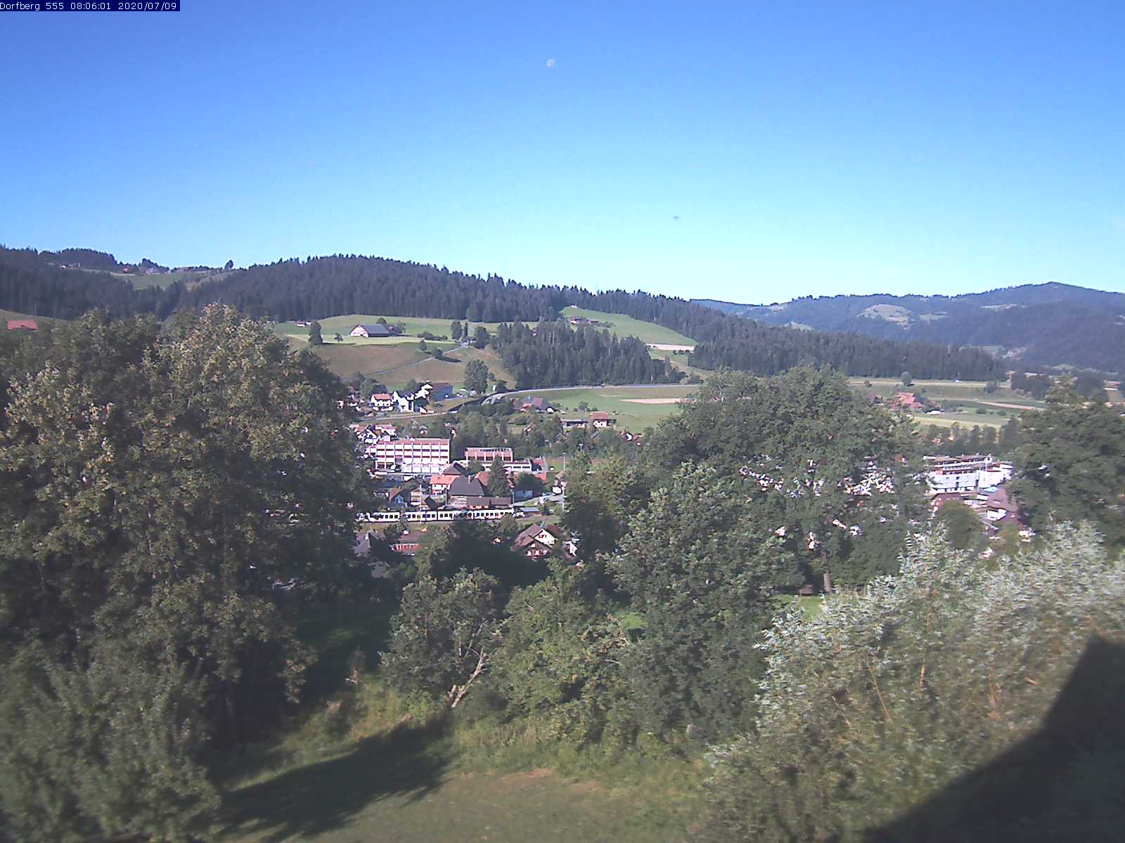 Webcam-Bild: Aussicht vom Dorfberg in Langnau 20200709-080601