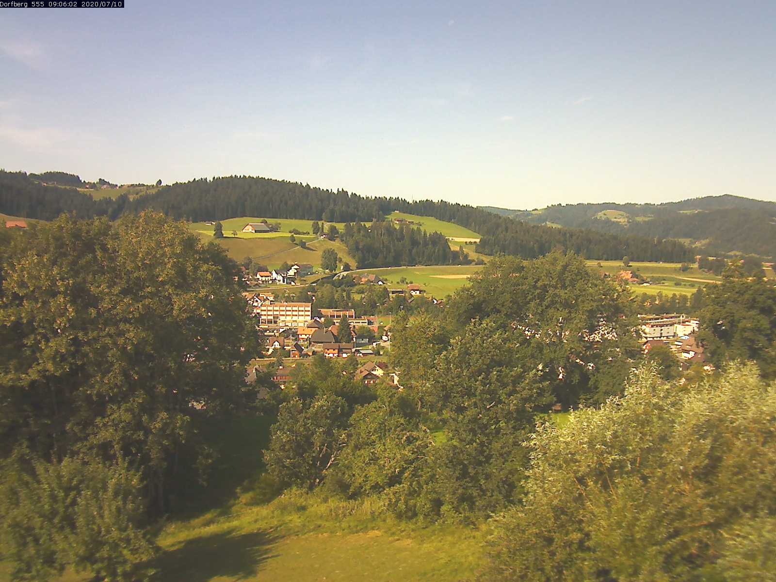 Webcam-Bild: Aussicht vom Dorfberg in Langnau 20200710-090601