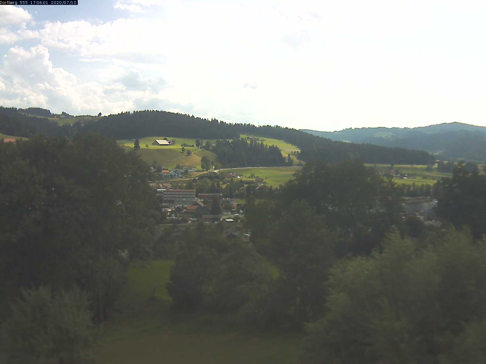 Webcam-Bild: Aussicht vom Dorfberg in Langnau 20200710-170601