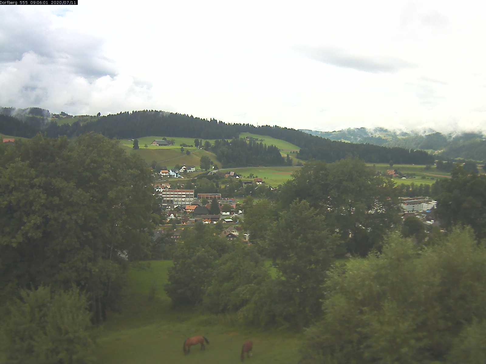 Webcam-Bild: Aussicht vom Dorfberg in Langnau 20200711-090601