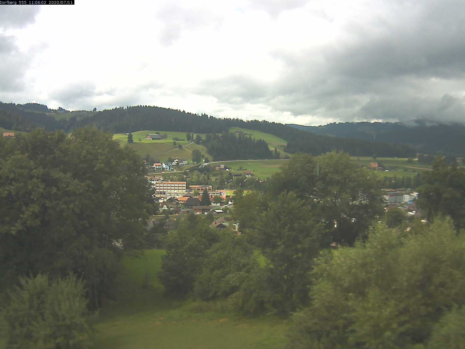 Webcam-Bild: Aussicht vom Dorfberg in Langnau 20200711-110601