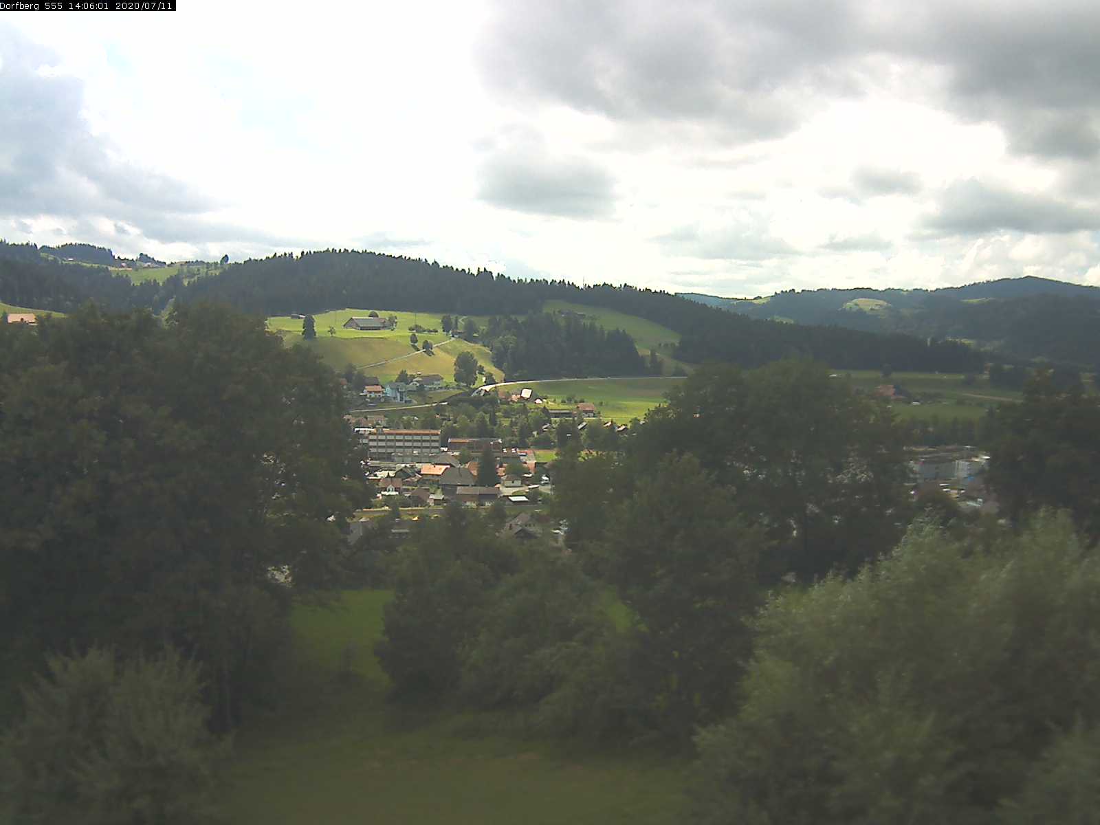 Webcam-Bild: Aussicht vom Dorfberg in Langnau 20200711-140601