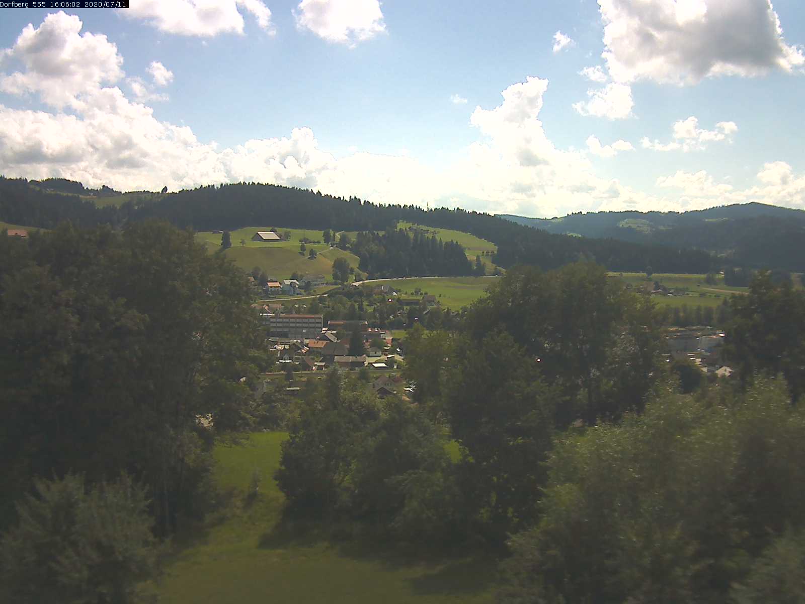 Webcam-Bild: Aussicht vom Dorfberg in Langnau 20200711-160601