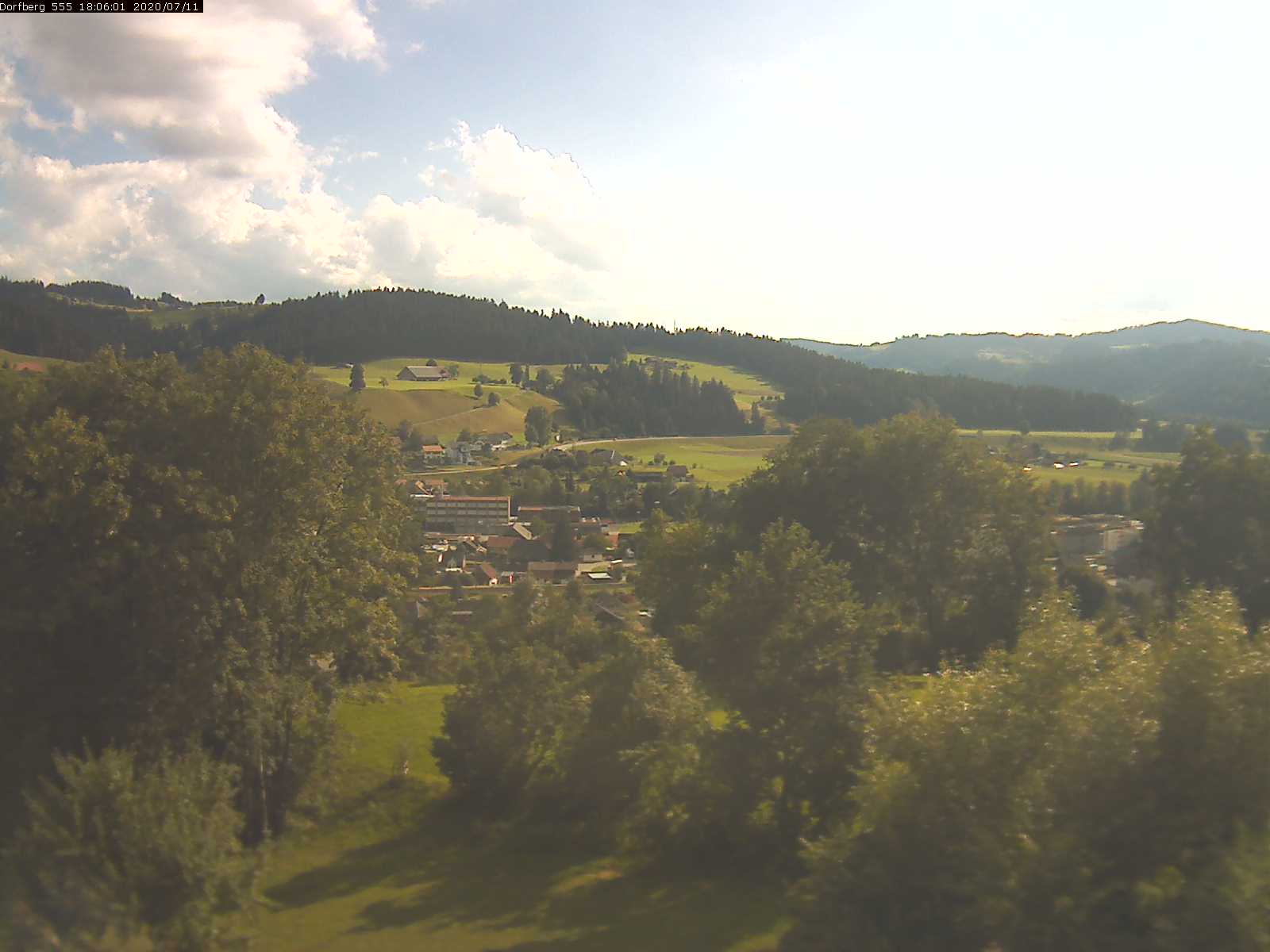 Webcam-Bild: Aussicht vom Dorfberg in Langnau 20200711-180601