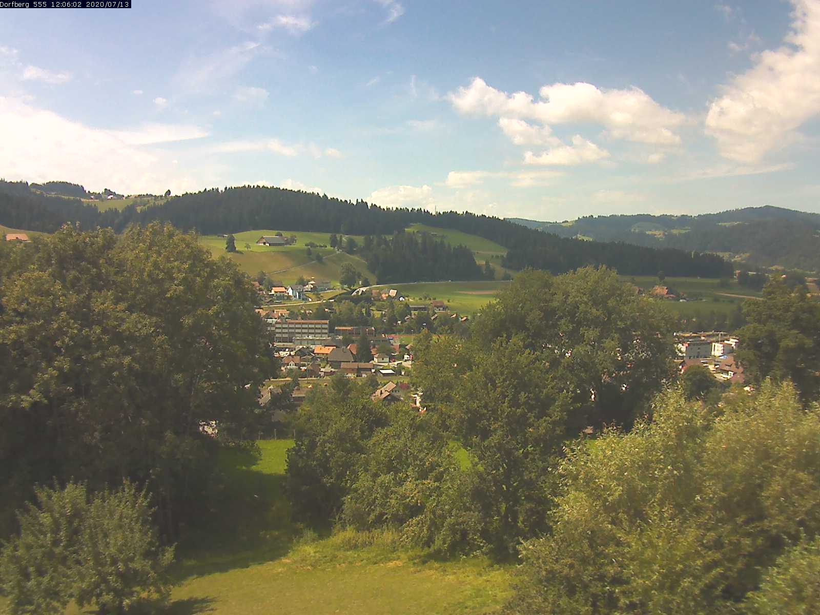 Webcam-Bild: Aussicht vom Dorfberg in Langnau 20200713-120601