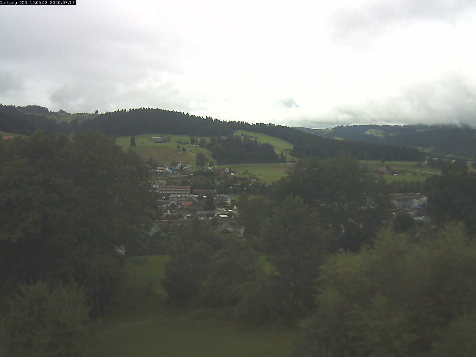 Webcam-Bild: Aussicht vom Dorfberg in Langnau 20200717-120601