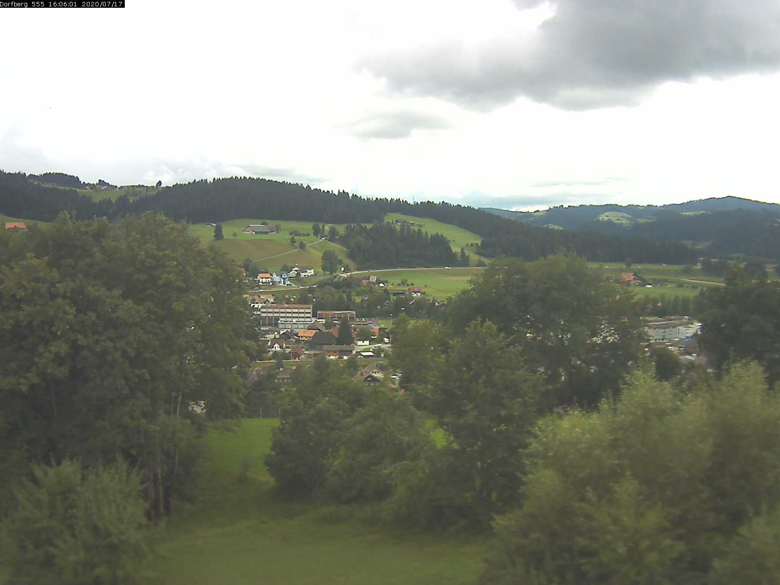 Webcam-Bild: Aussicht vom Dorfberg in Langnau 20200717-160601