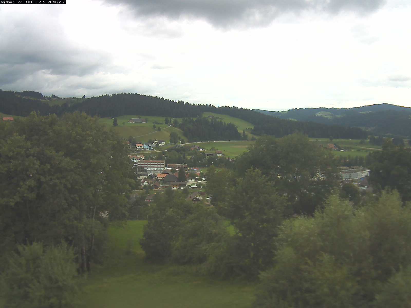 Webcam-Bild: Aussicht vom Dorfberg in Langnau 20200717-180601