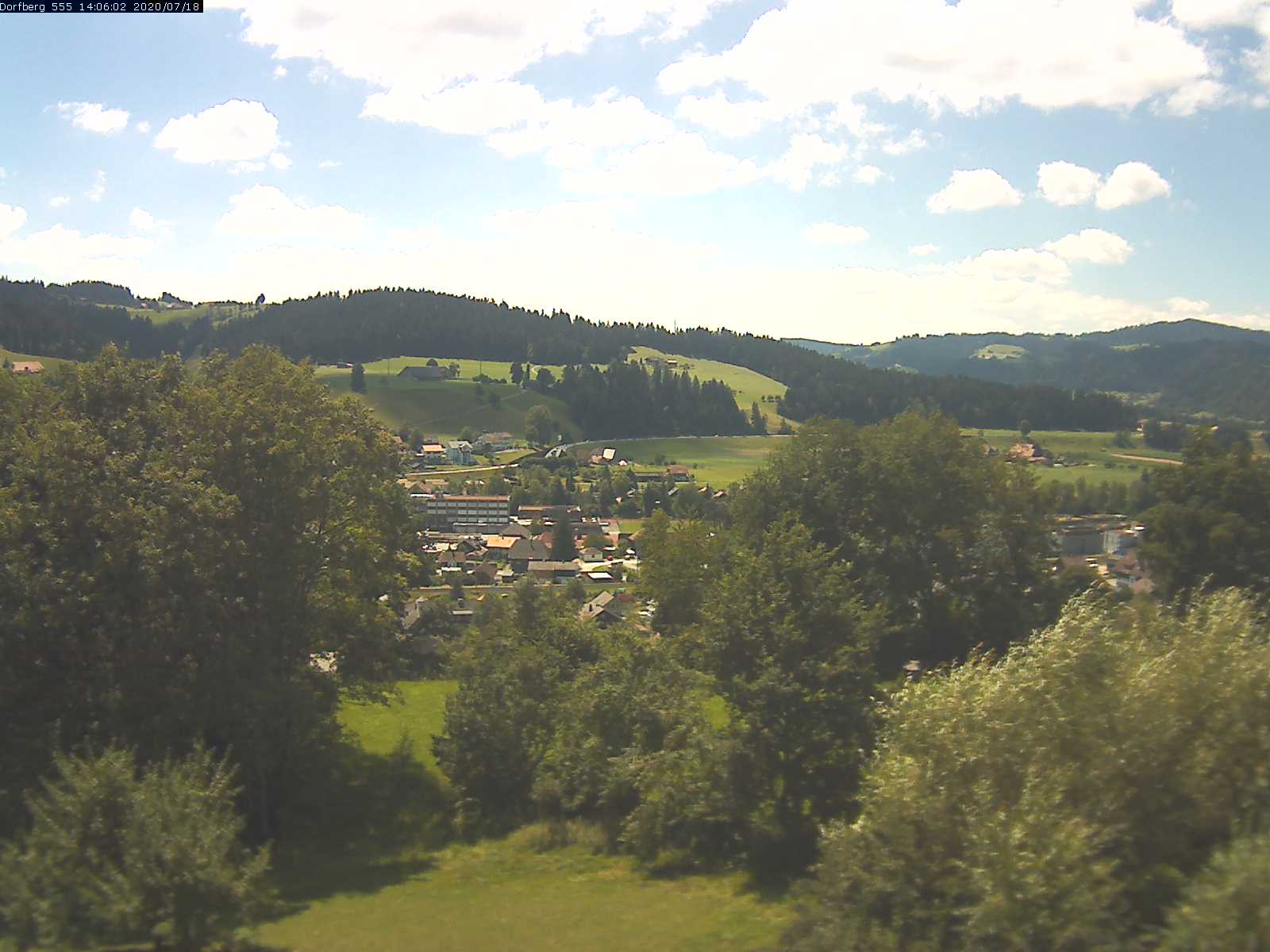Webcam-Bild: Aussicht vom Dorfberg in Langnau 20200718-140601
