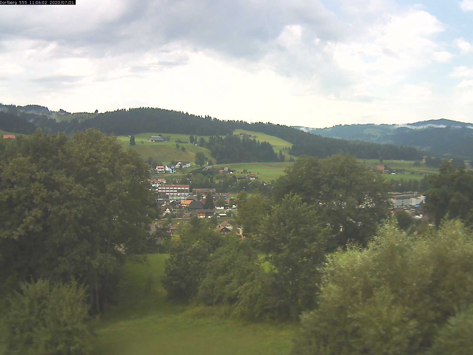 Webcam-Bild: Aussicht vom Dorfberg in Langnau 20200721-110601