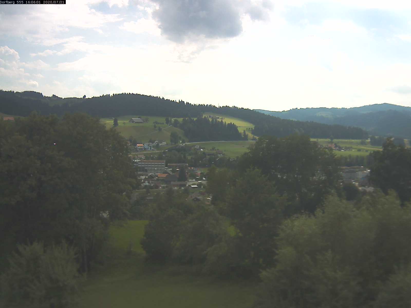 Webcam-Bild: Aussicht vom Dorfberg in Langnau 20200721-160601