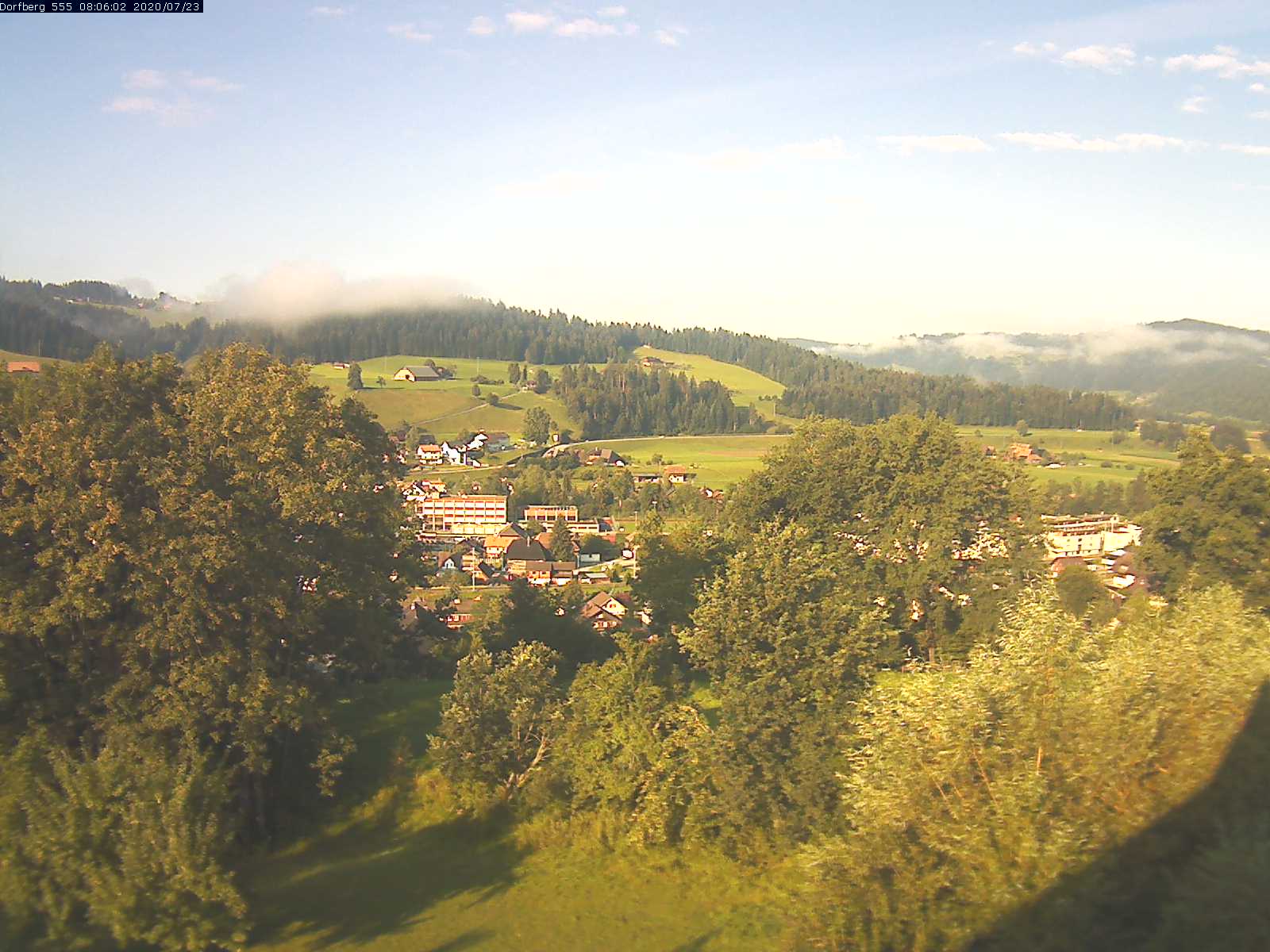 Webcam-Bild: Aussicht vom Dorfberg in Langnau 20200723-080601