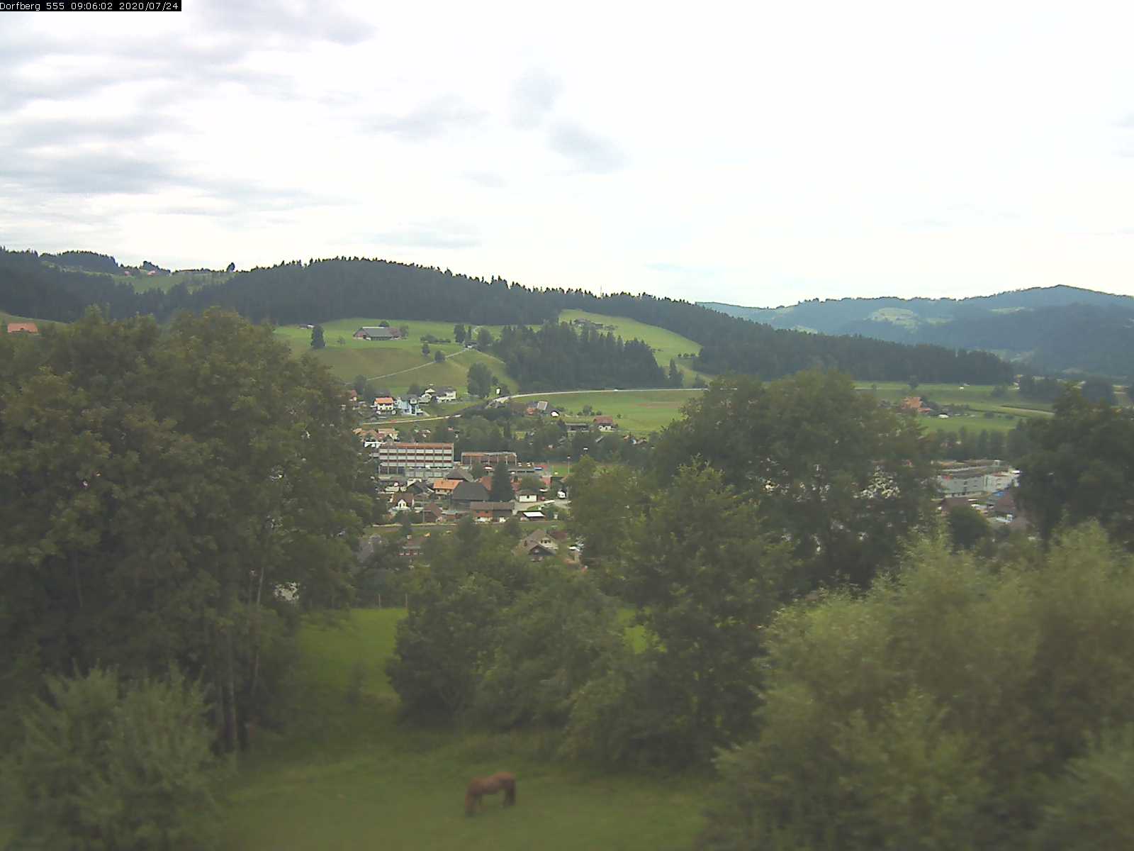 Webcam-Bild: Aussicht vom Dorfberg in Langnau 20200724-090601
