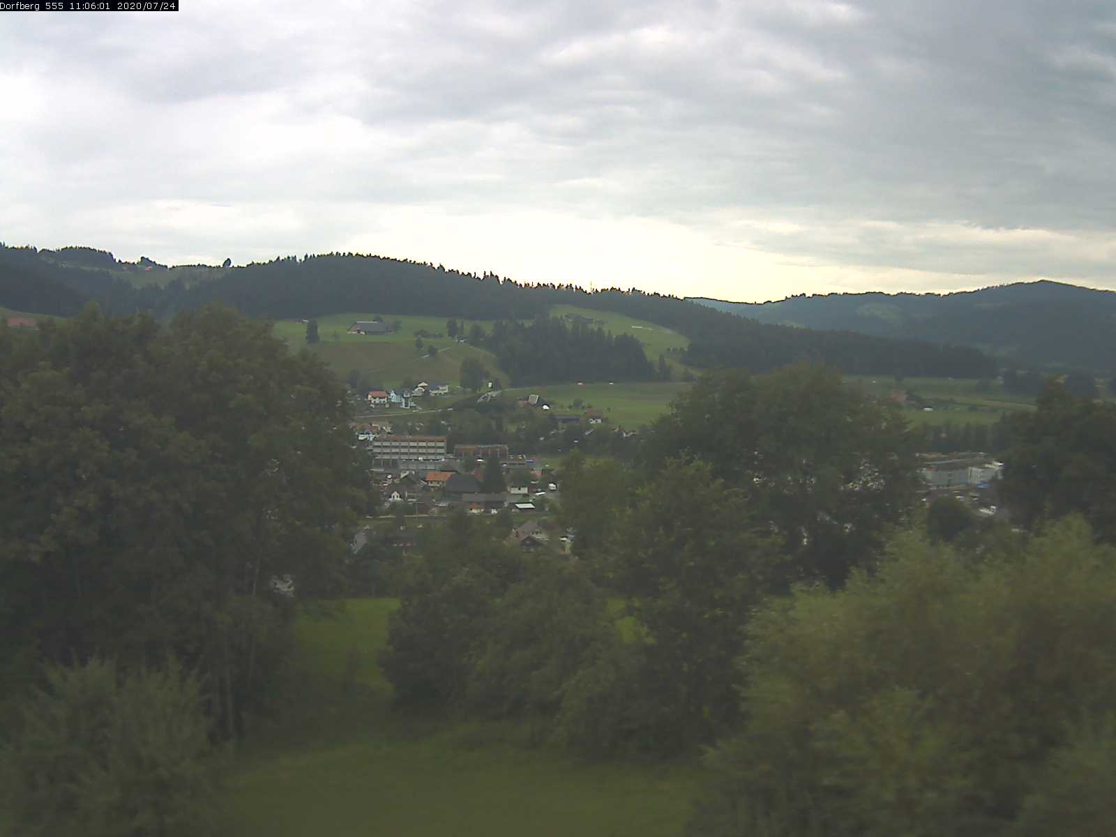 Webcam-Bild: Aussicht vom Dorfberg in Langnau 20200724-110601