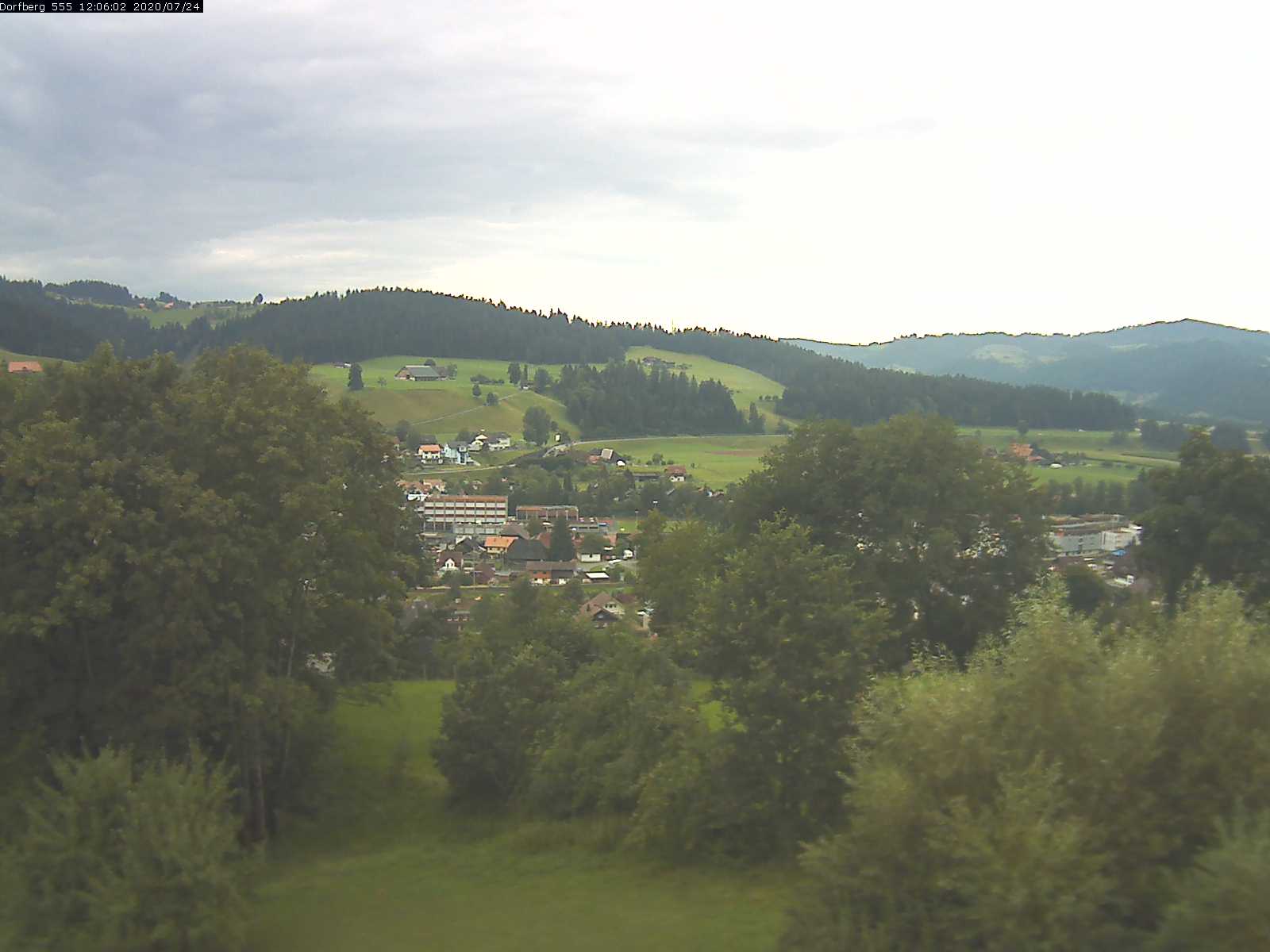 Webcam-Bild: Aussicht vom Dorfberg in Langnau 20200724-120601