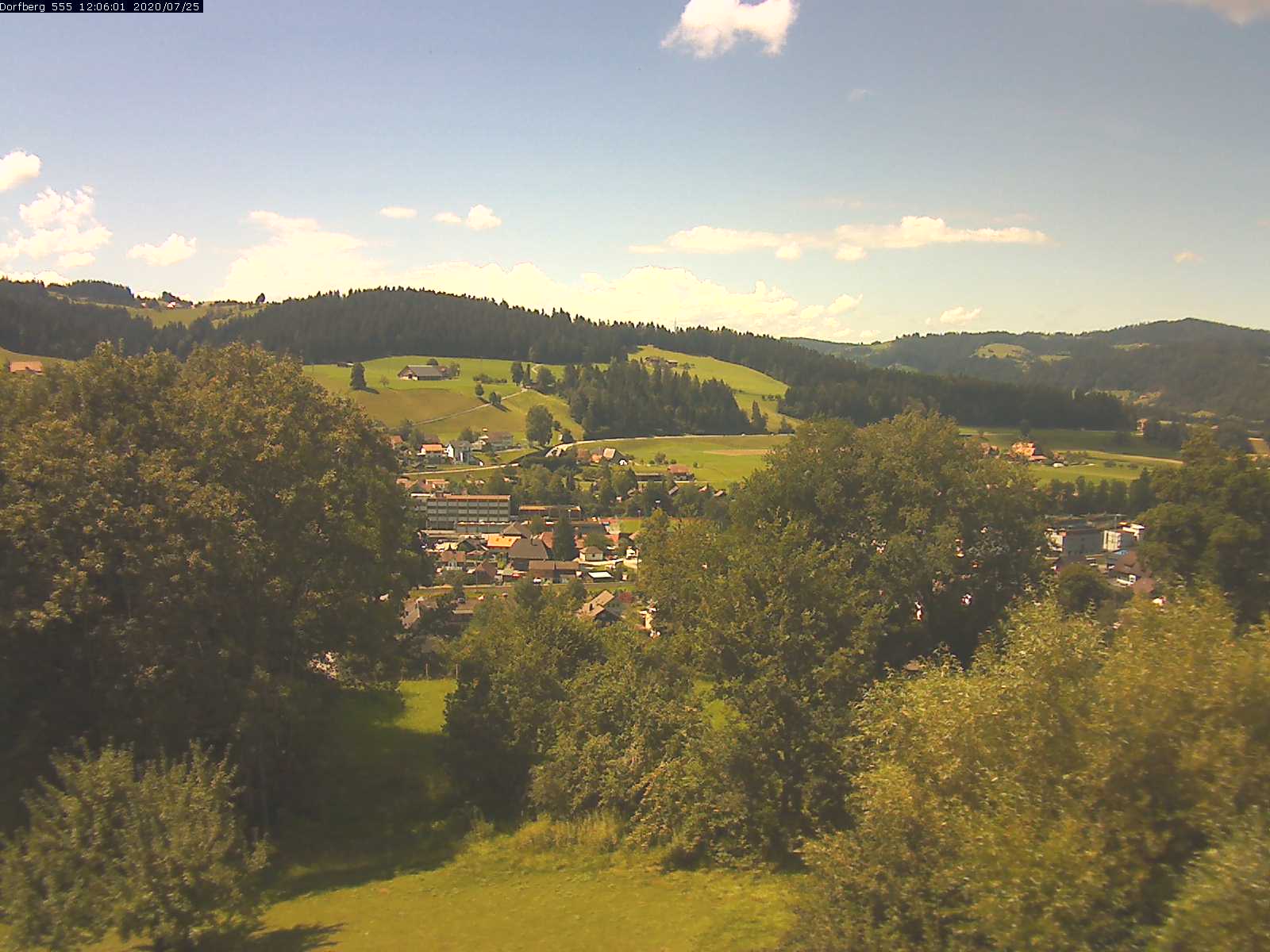 Webcam-Bild: Aussicht vom Dorfberg in Langnau 20200725-120601